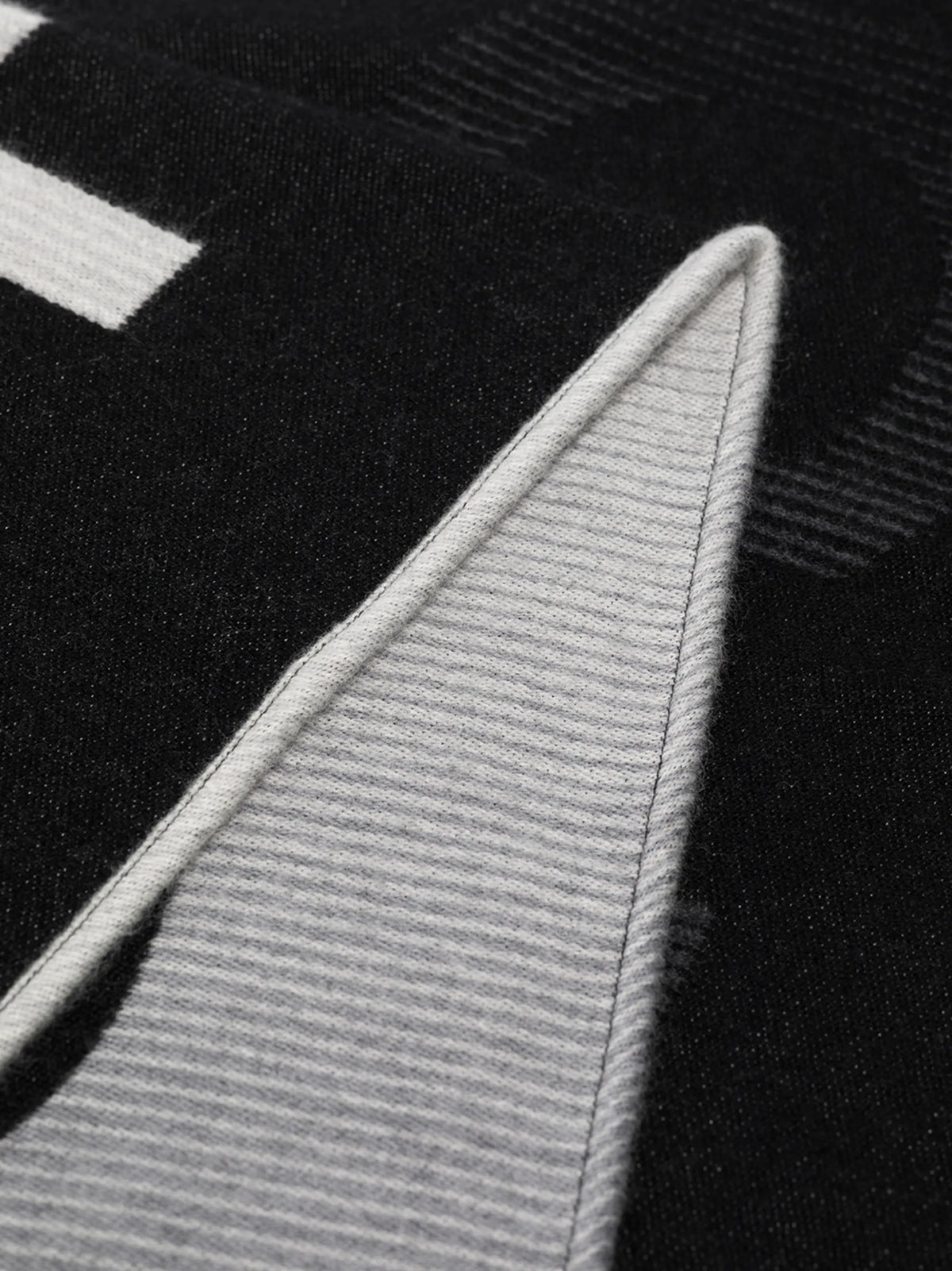 logo knitted scarf