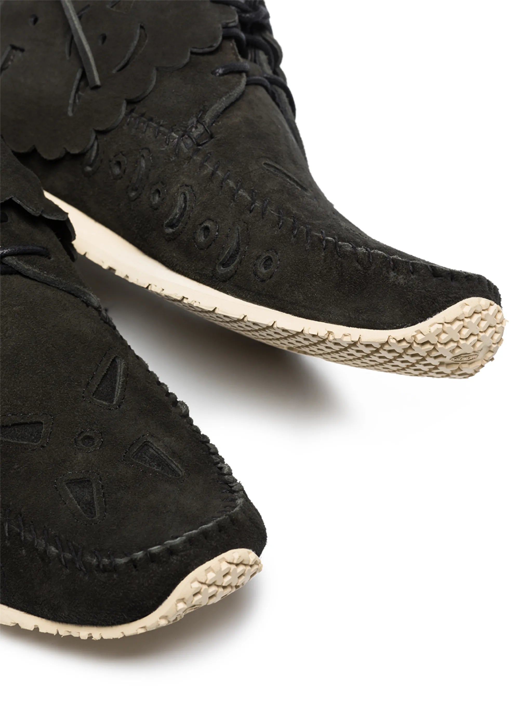 embroidered-motif suede desert boots