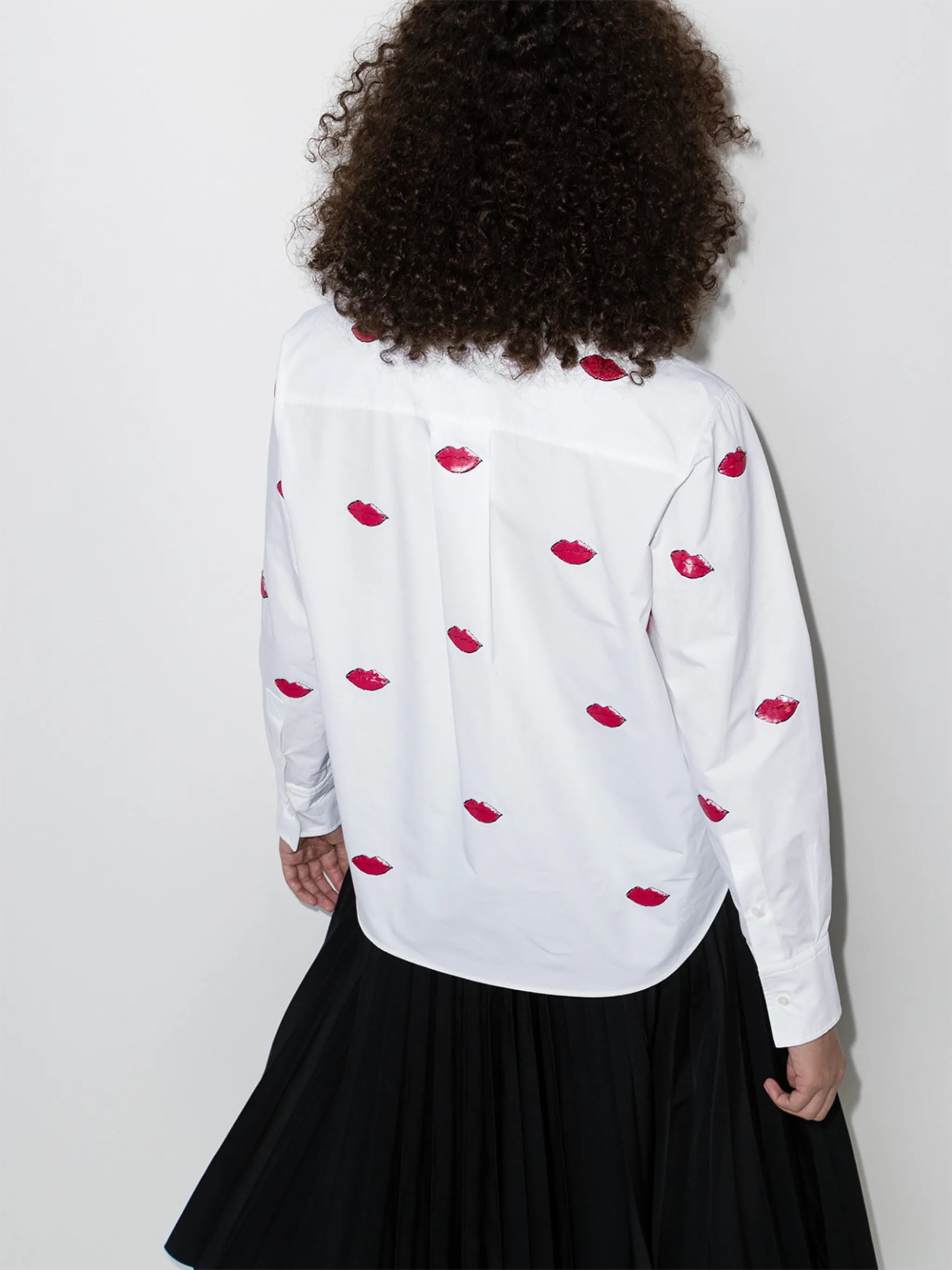 lips print tie-neck shirt