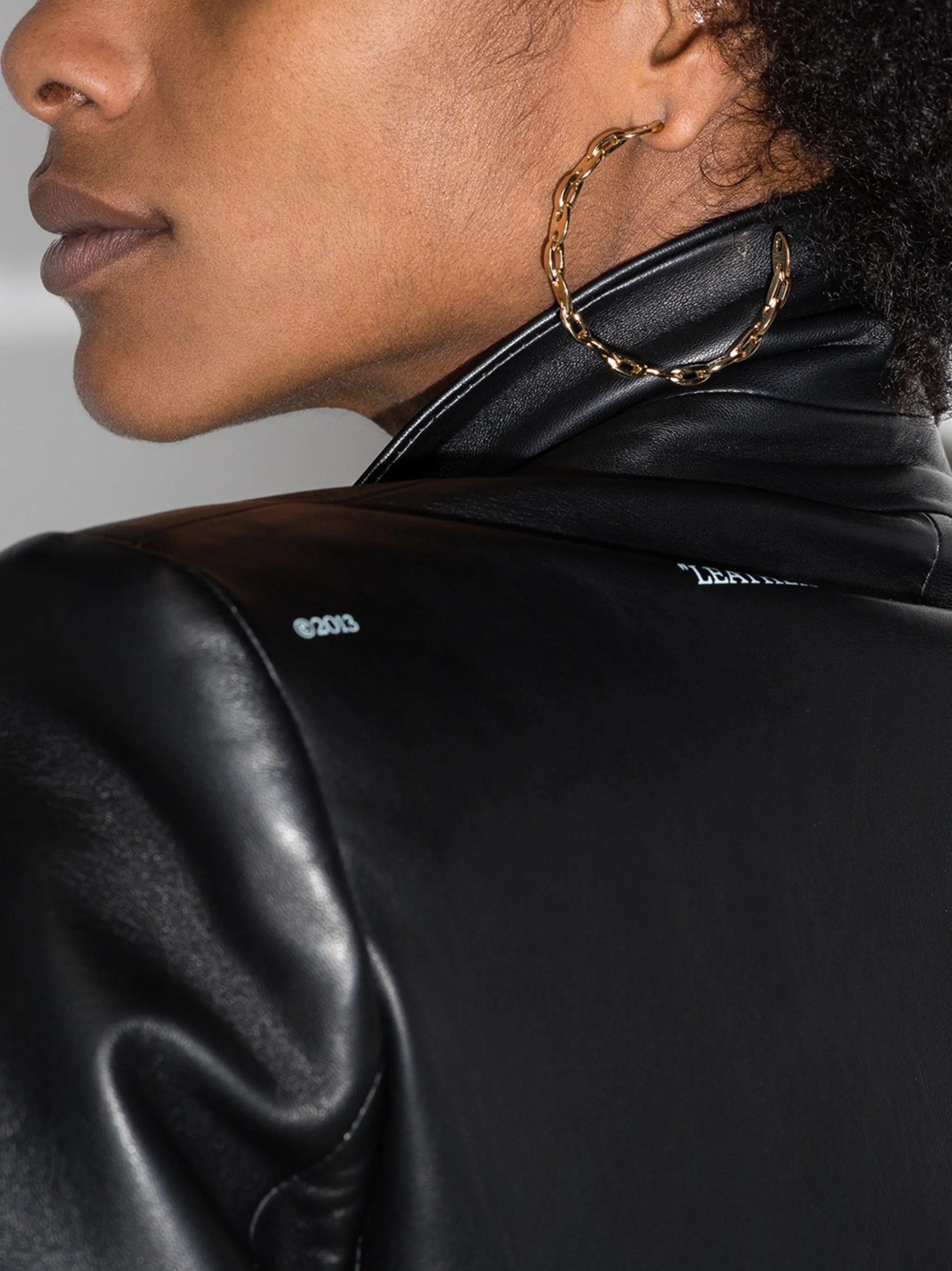 chain-link hoop earrings