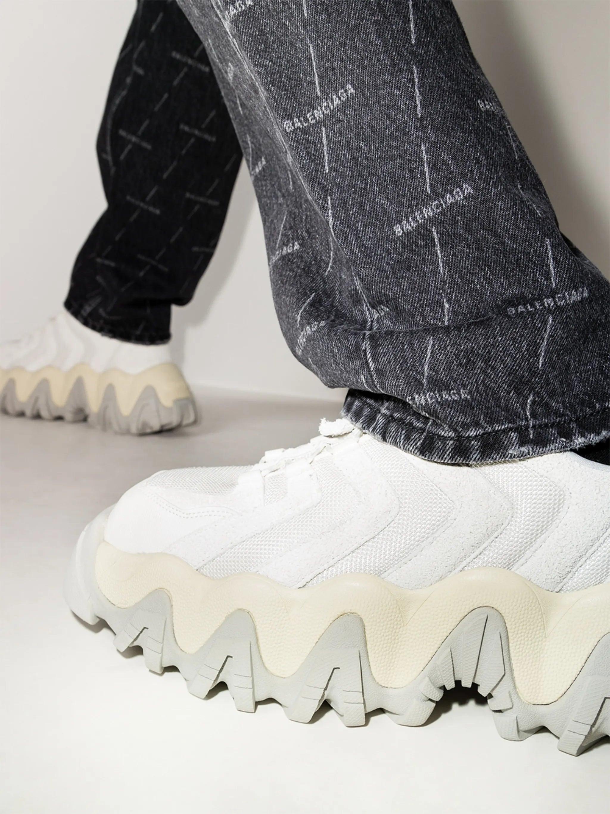 chunky sole low-top sneakers