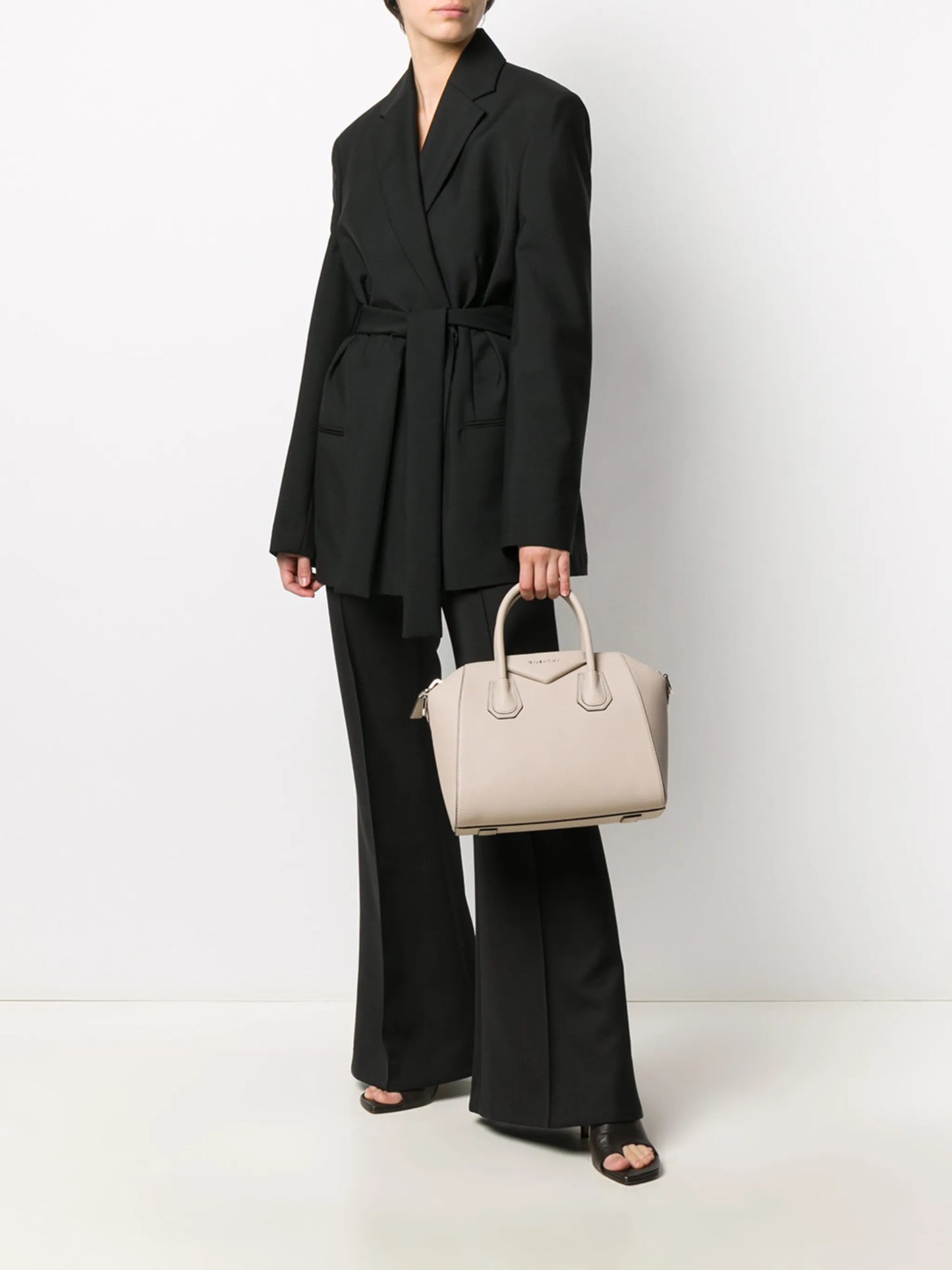 Antigona leather shoulder bag