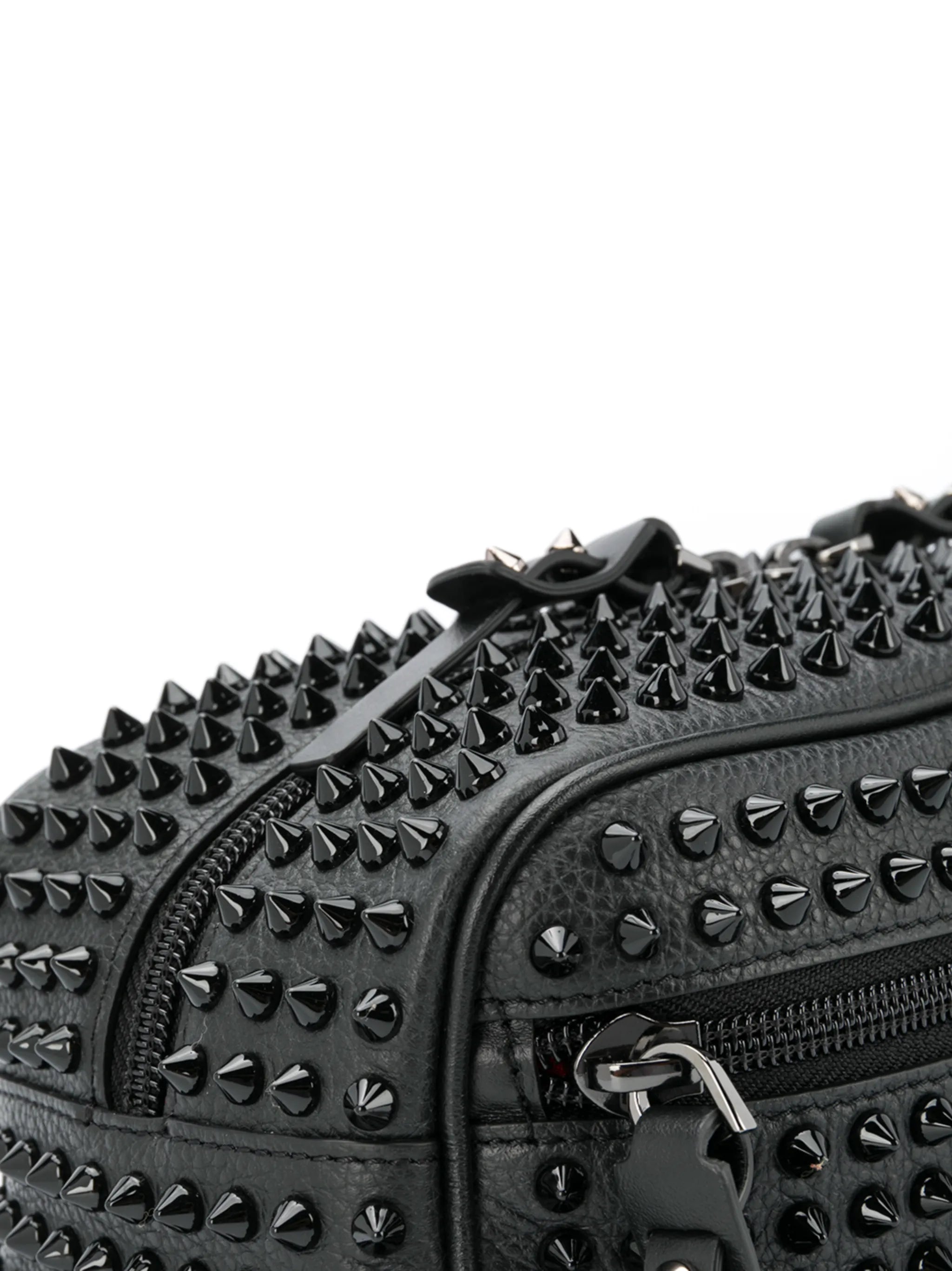 Buster spike wash bag