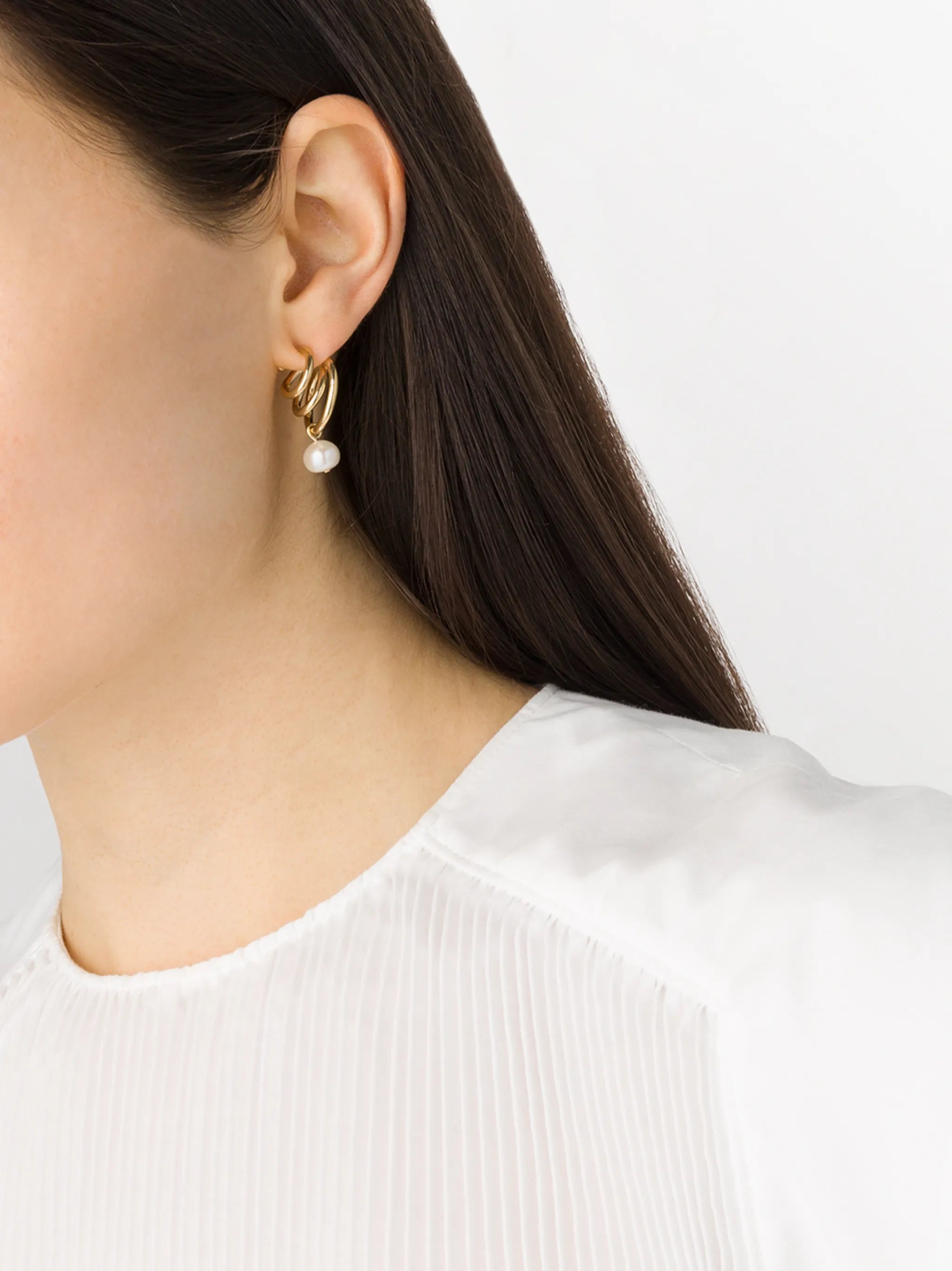 Flow pearl earrings