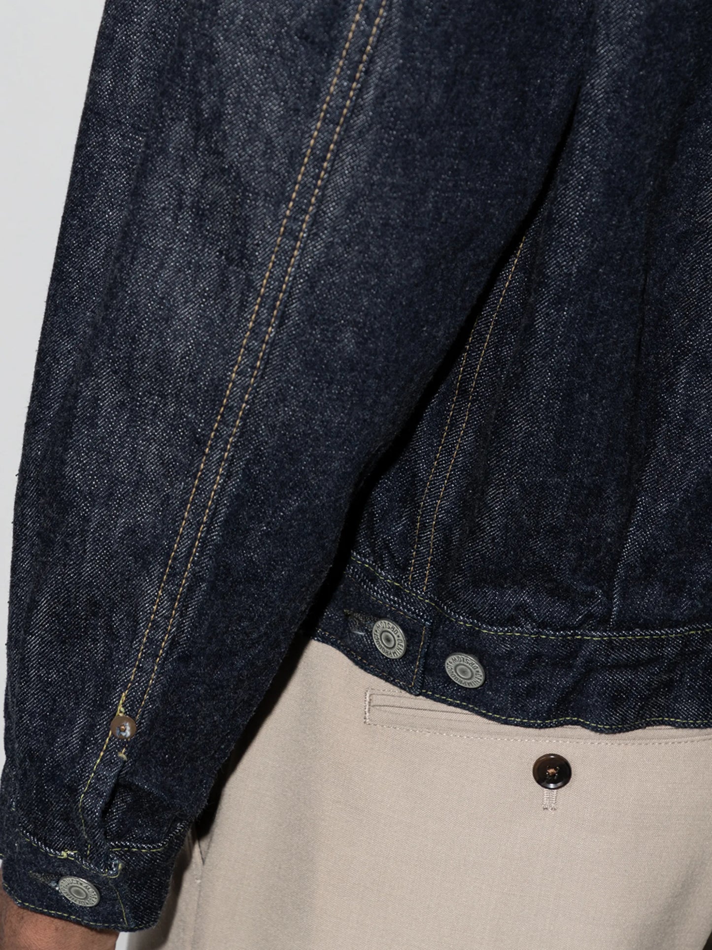 contrast-stitched denim jacket