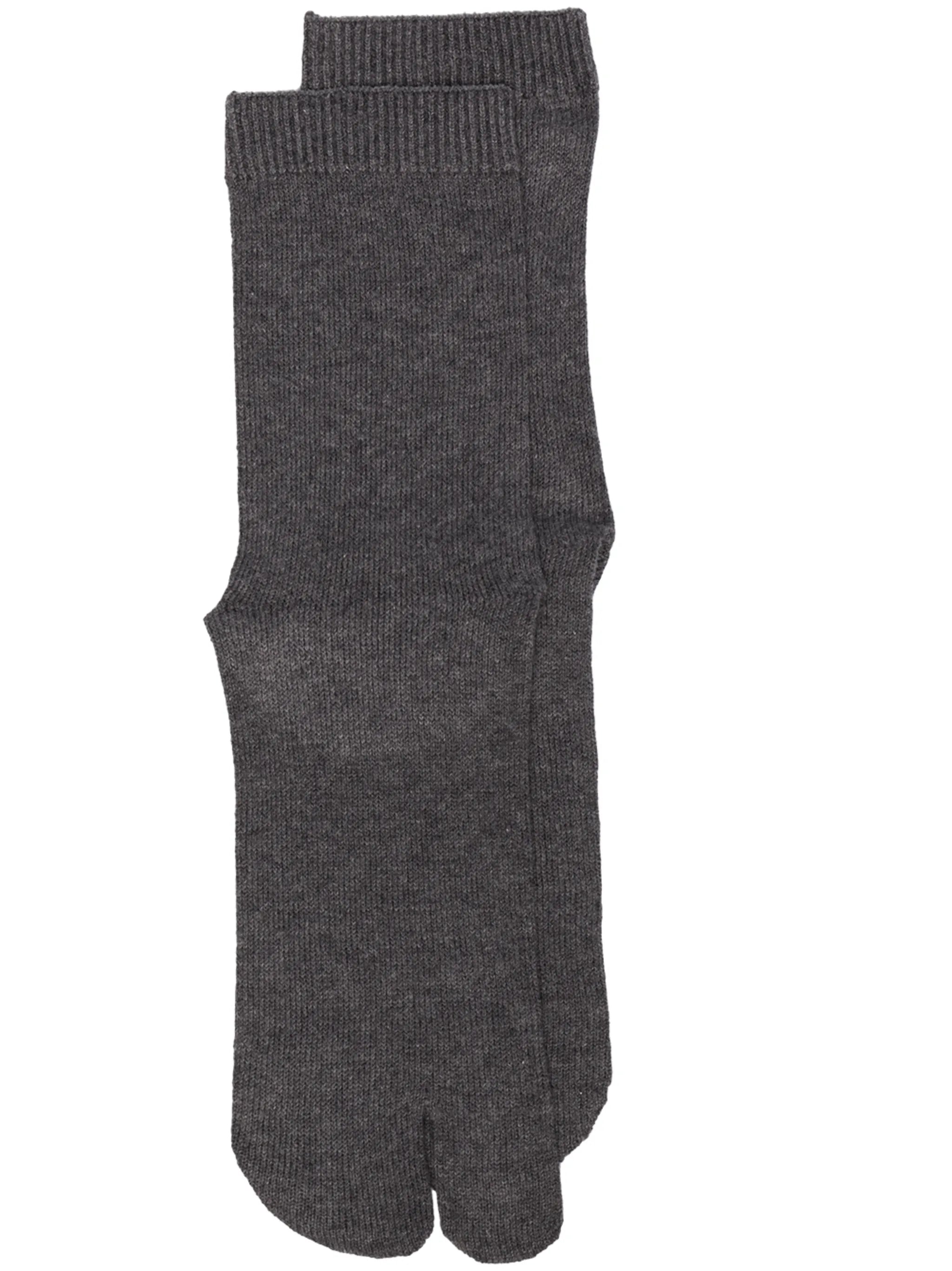 Tabi-toe cotton socks