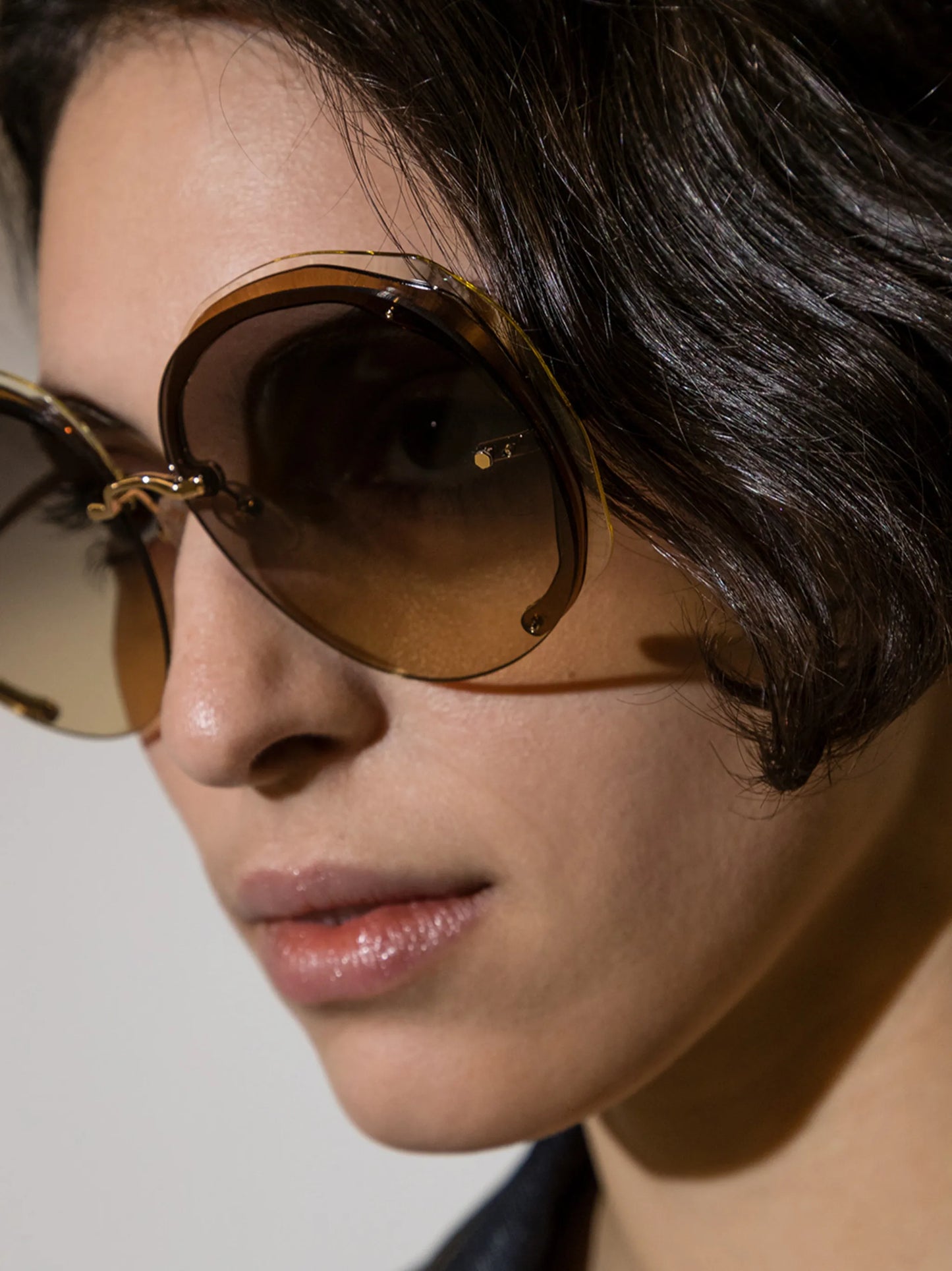 oversized-frame sunglasses