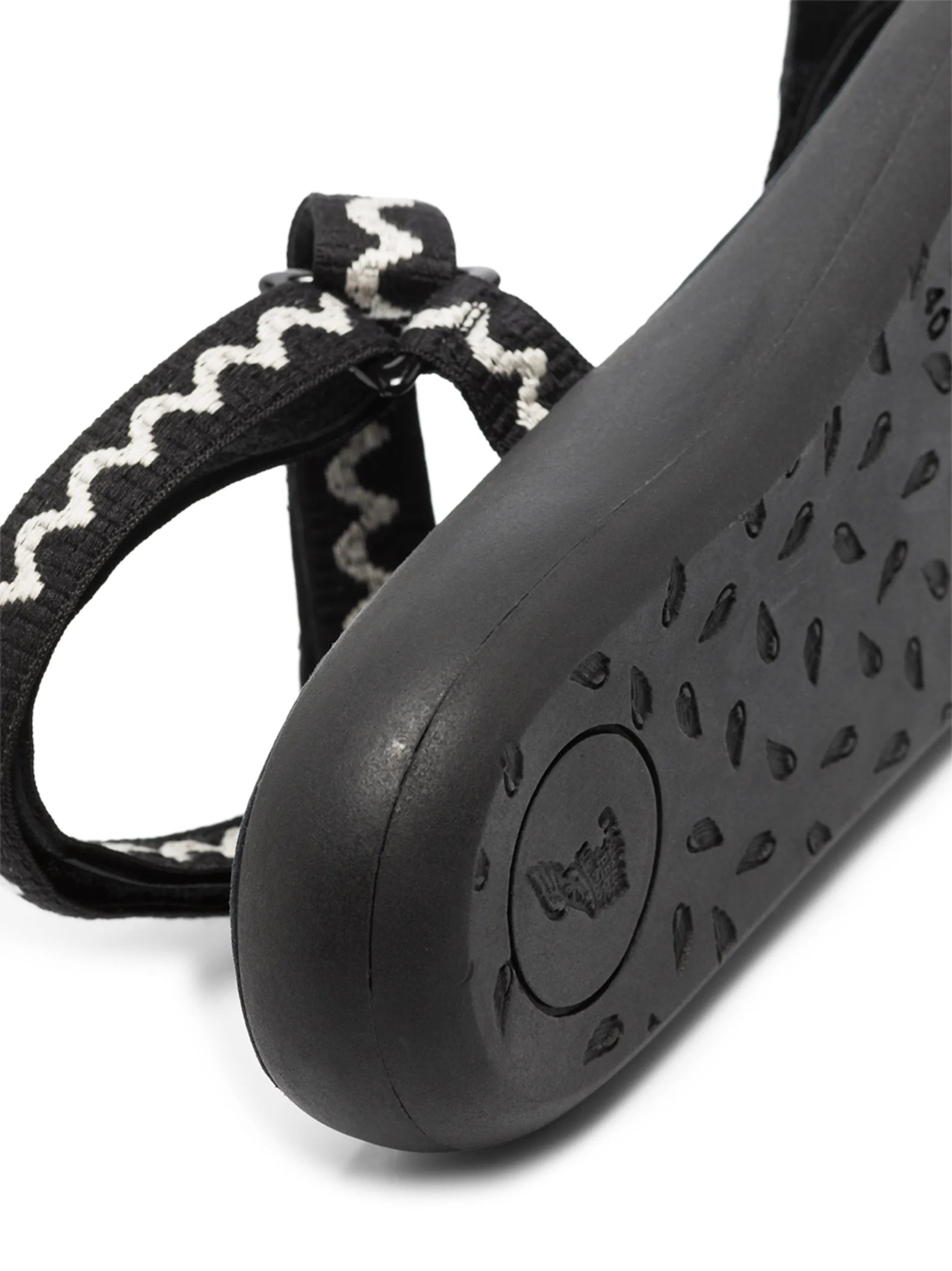 Poria trekking sandals