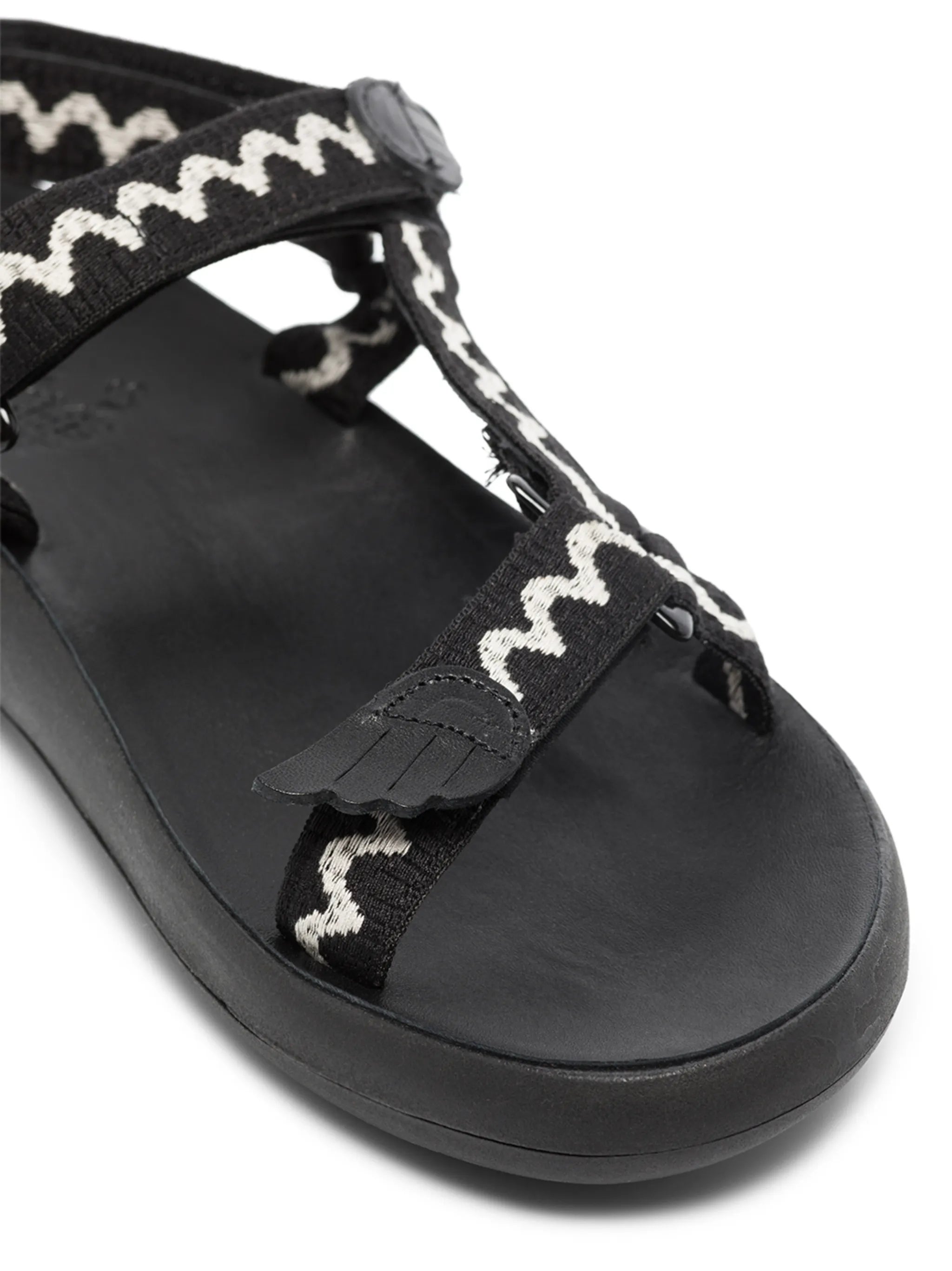 Poria trekking sandals