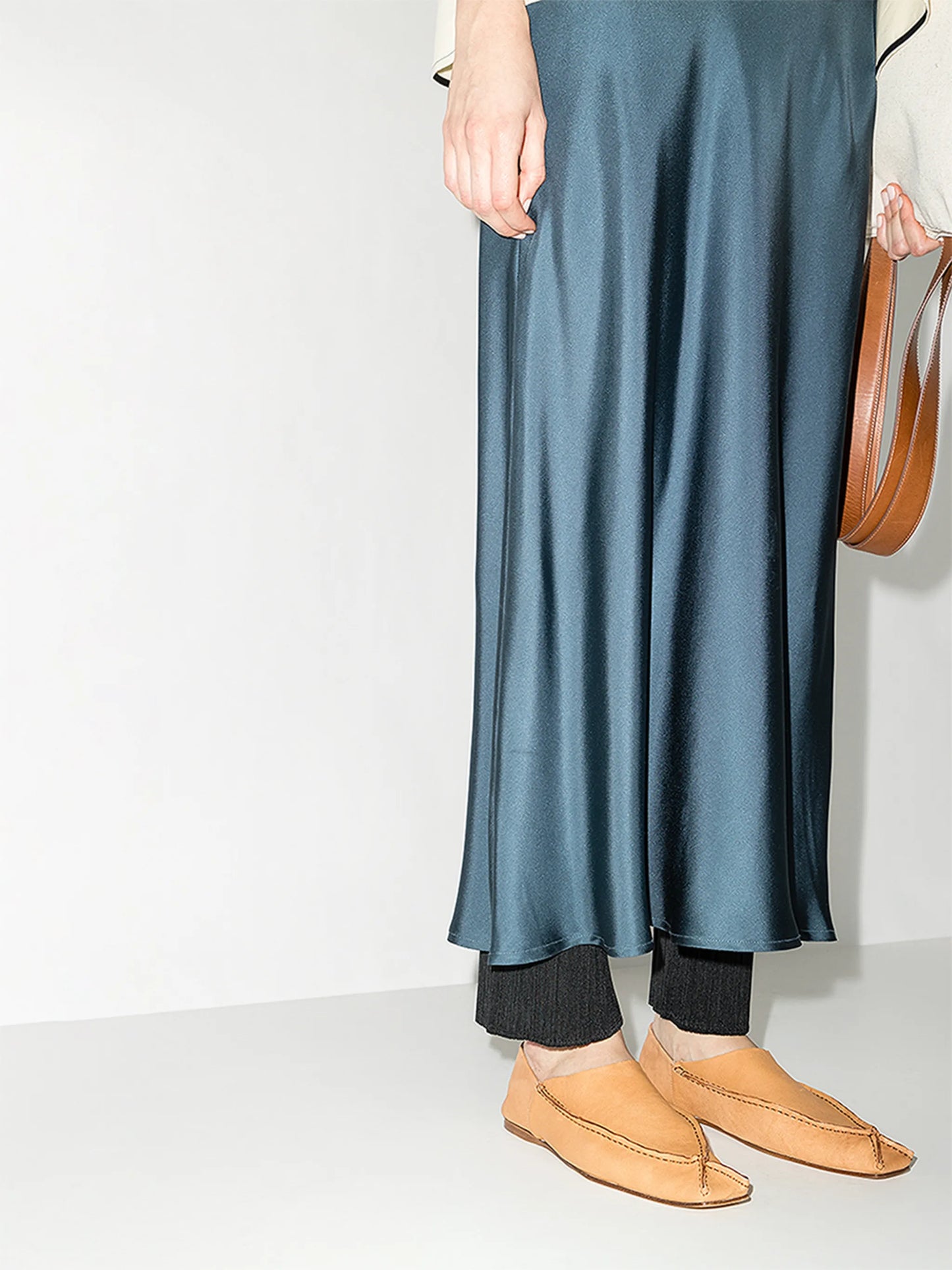square toe panelled loafers