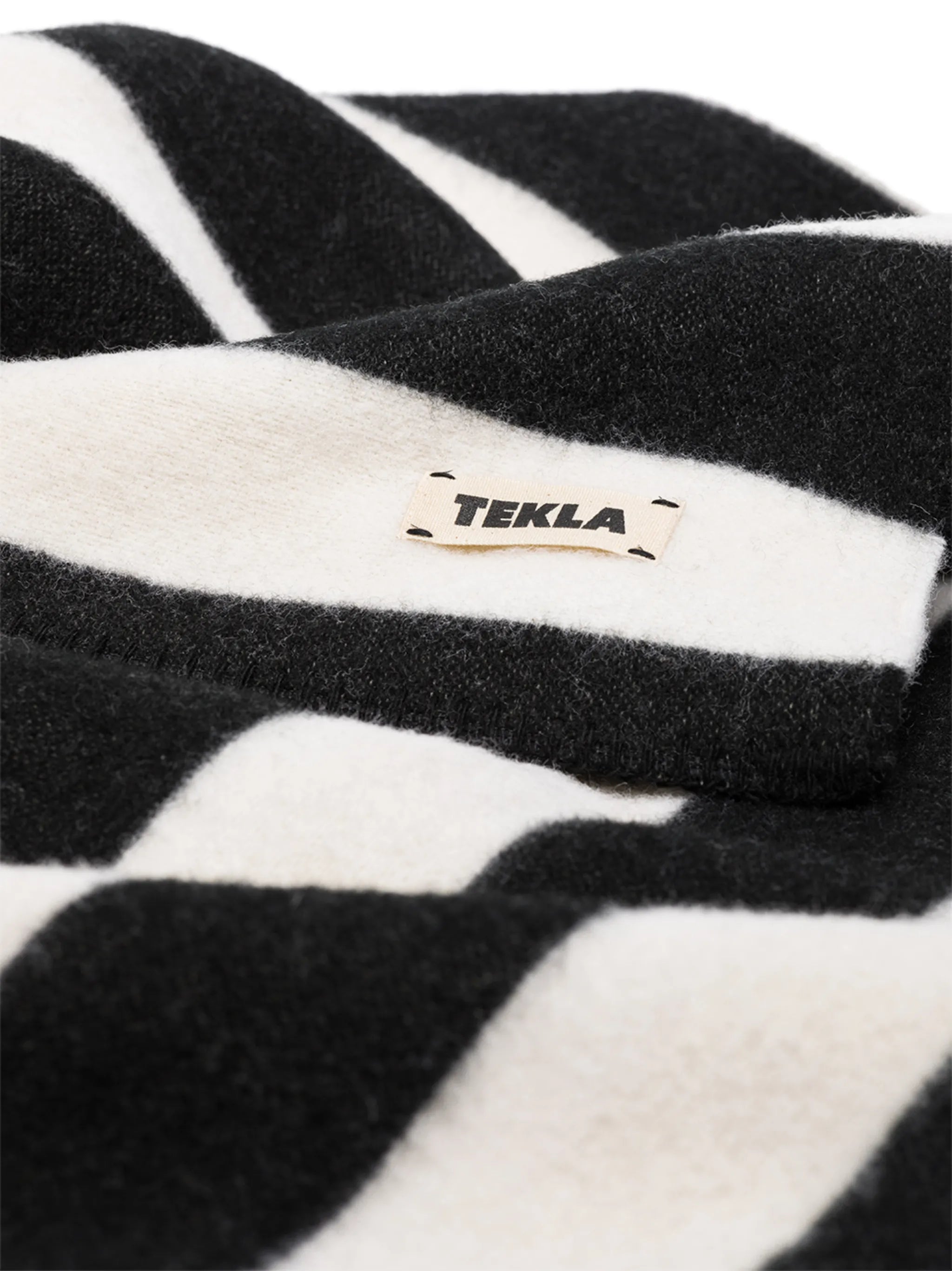 stripe pattern knit blanket