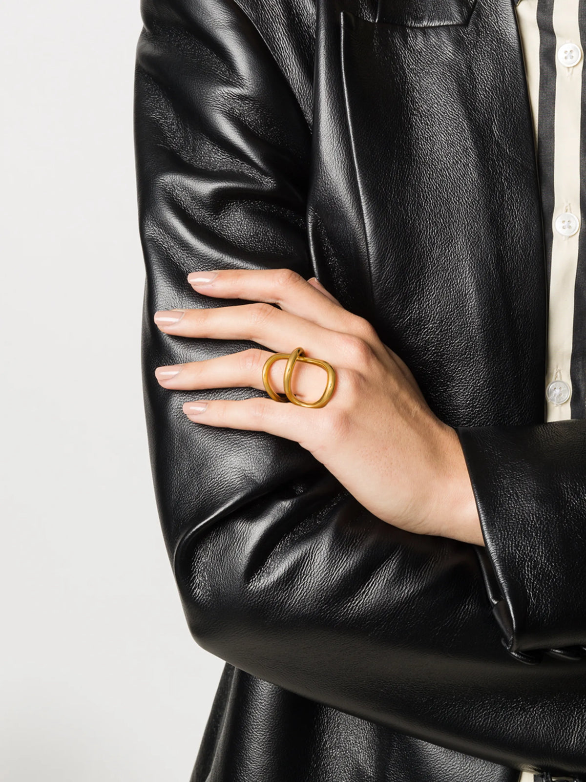 Ribbon twist ring