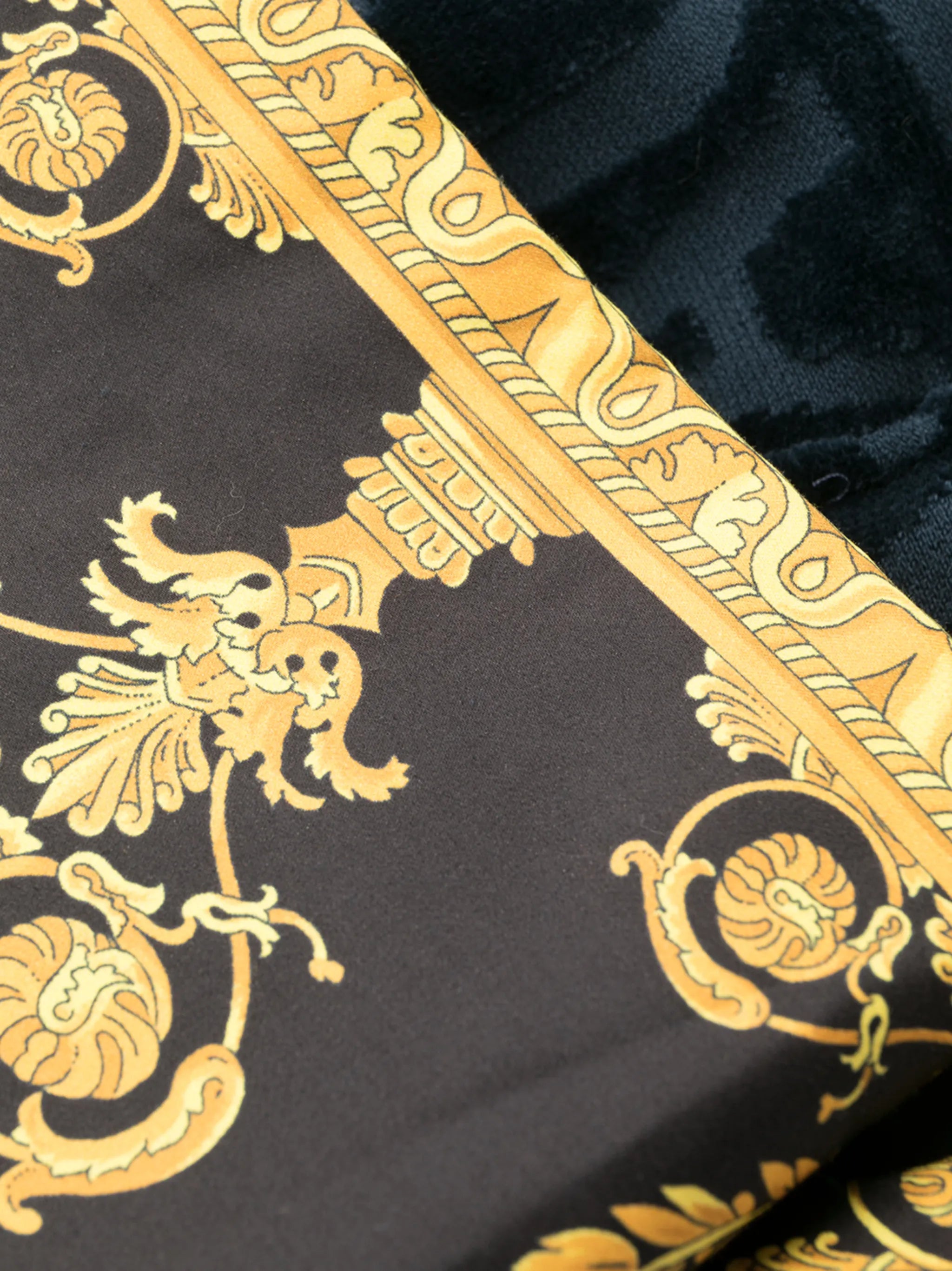 I Love Baroque bathrobe