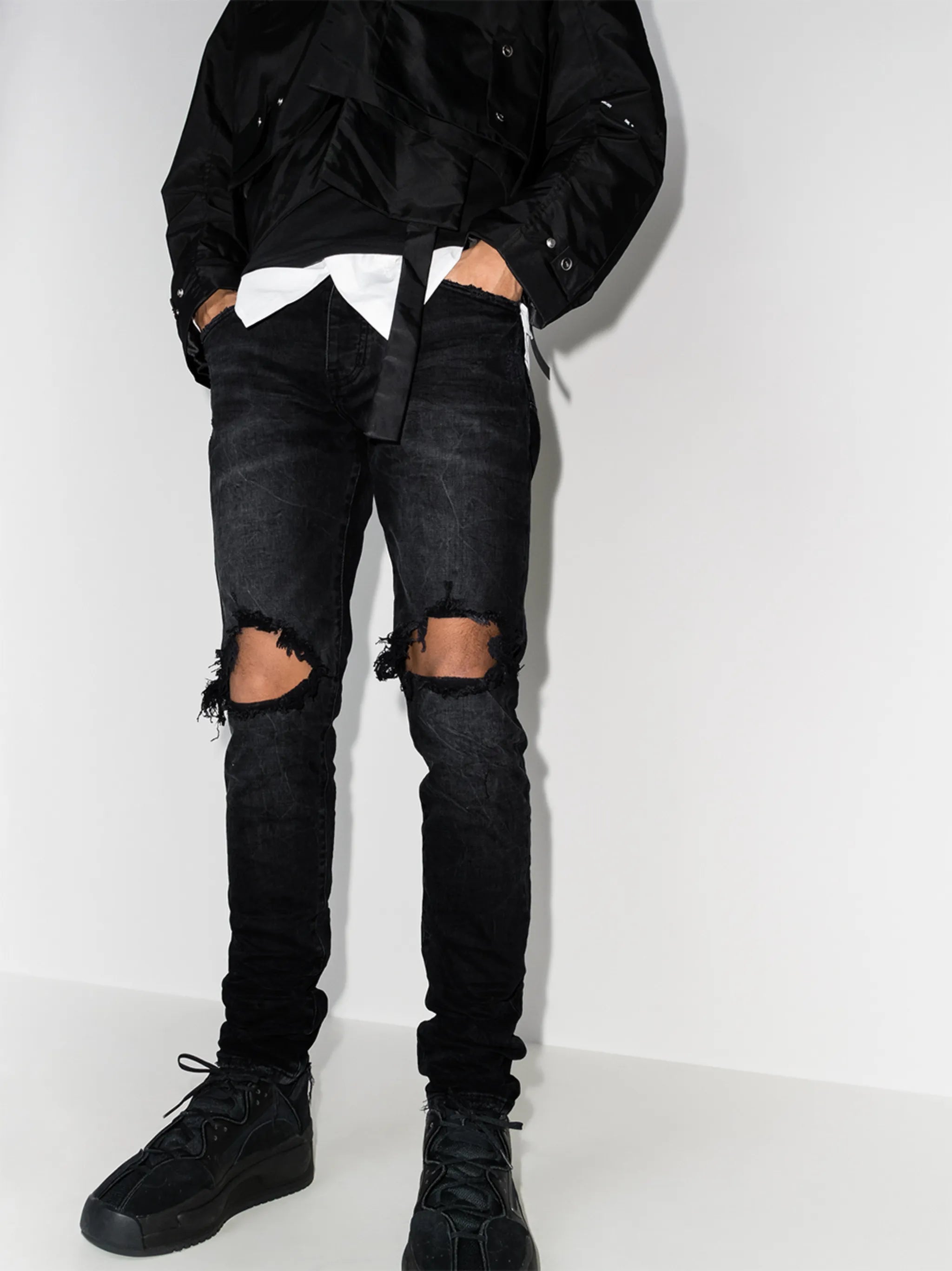 P002 black wash blowout pants