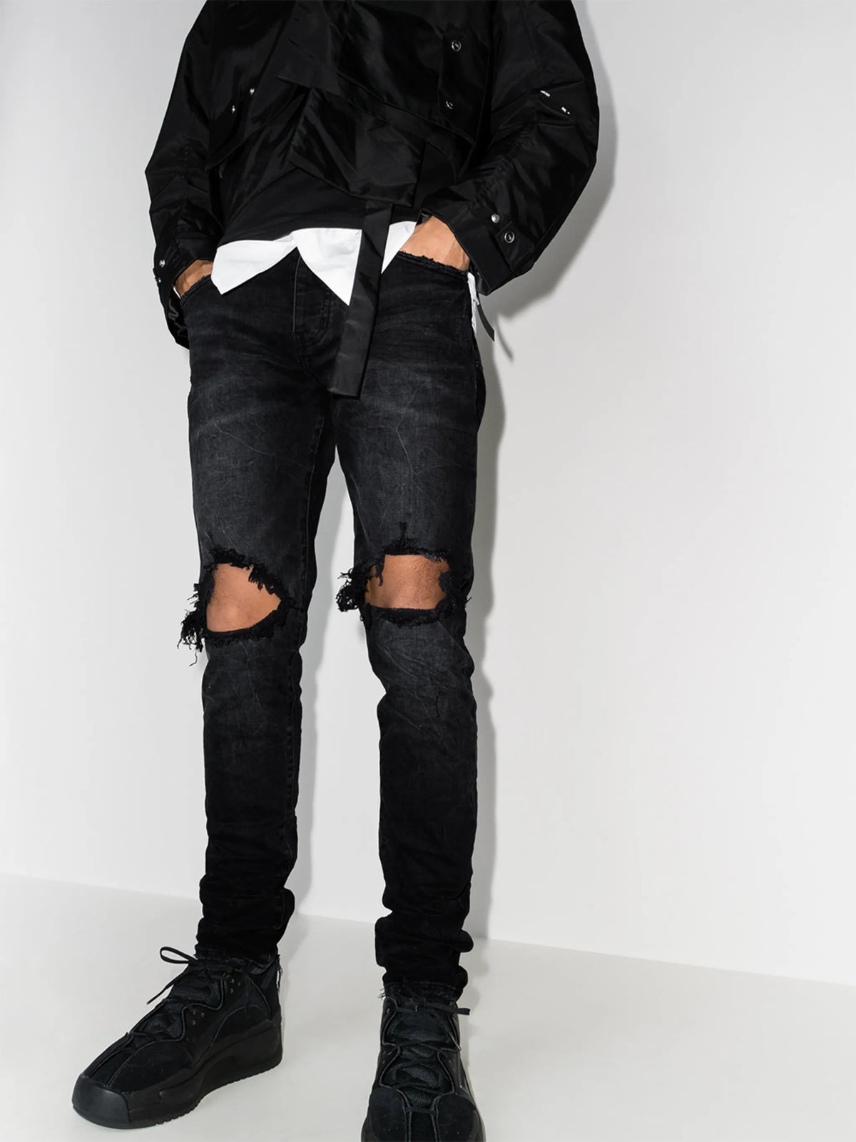 P002 black wash blowout pants