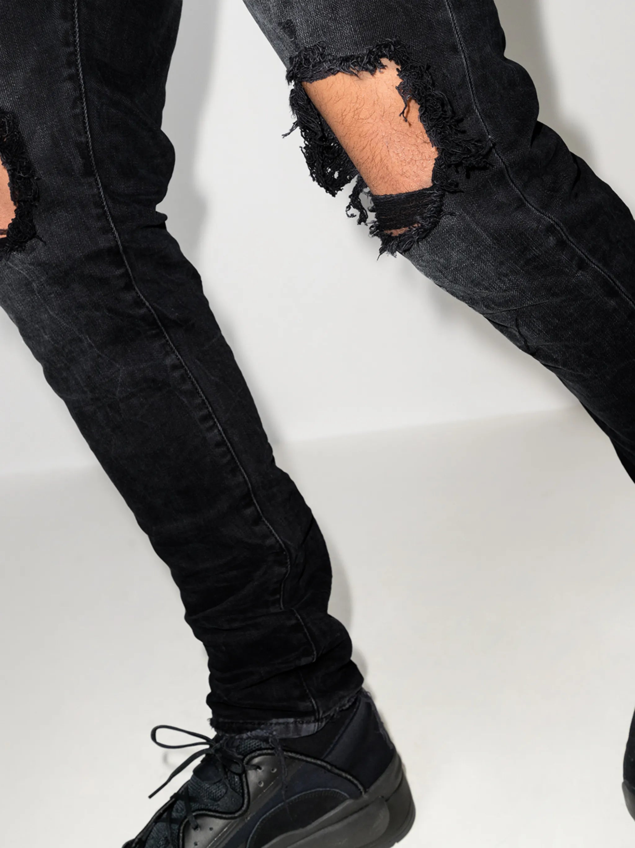 P002 black wash blowout pants