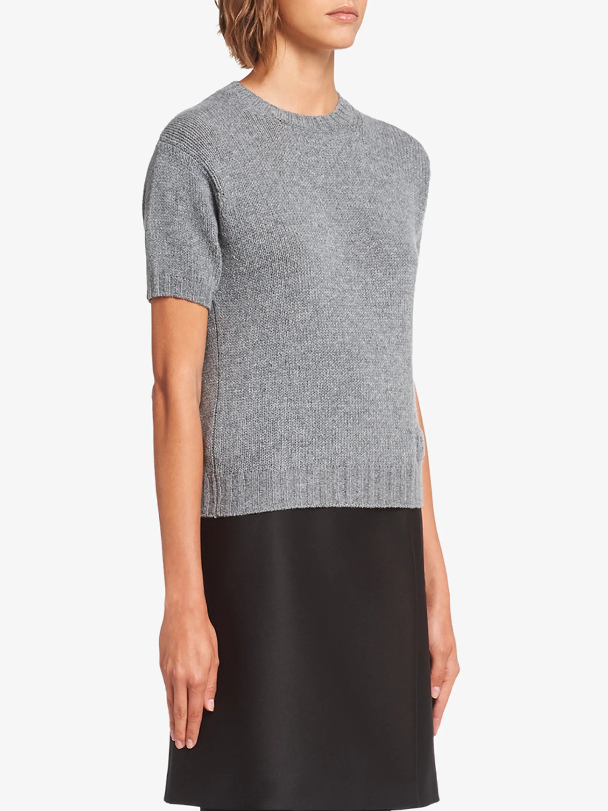 crew-neck shortsleeve jumper