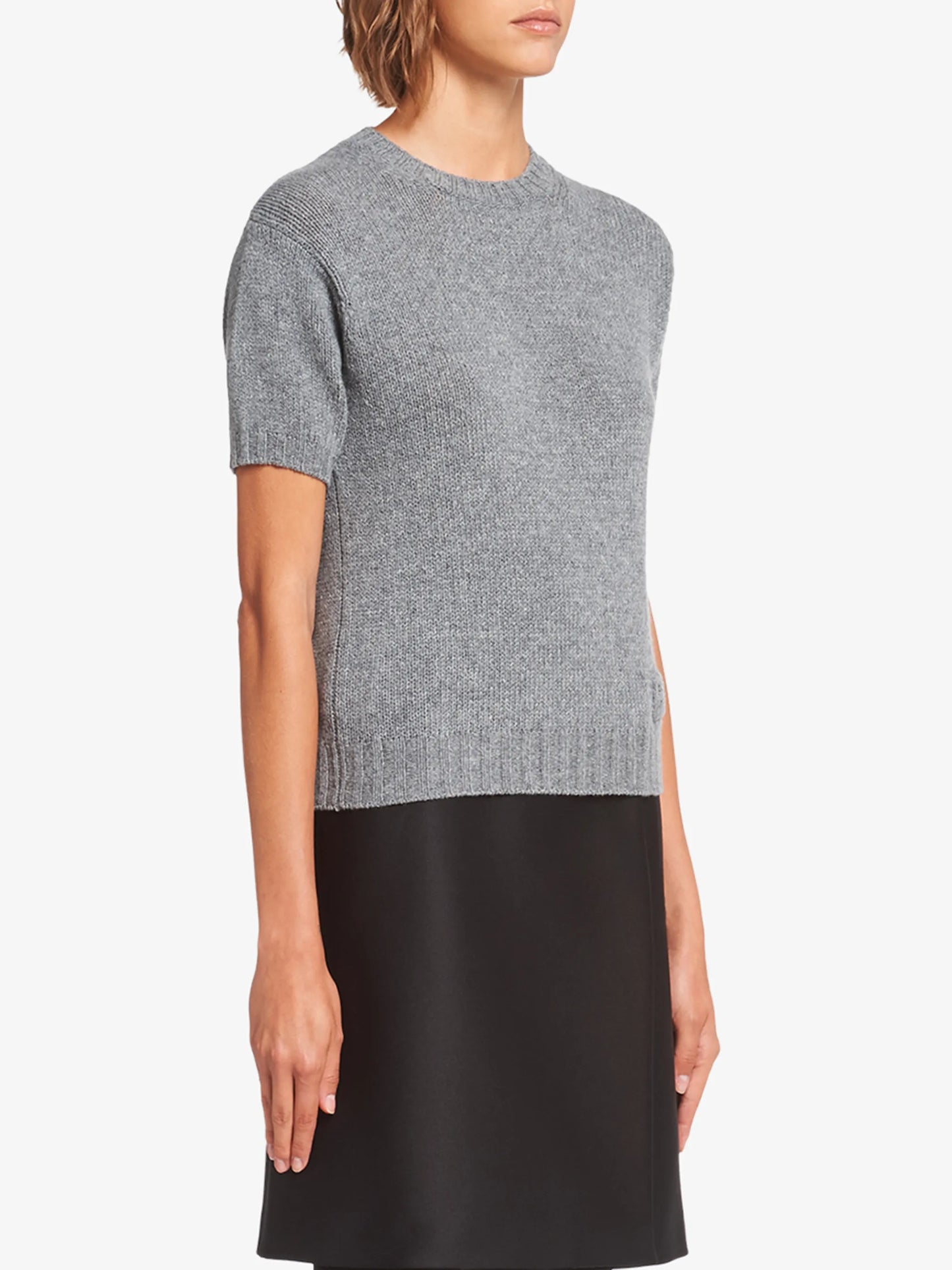 crew-neck shortsleeve jumper