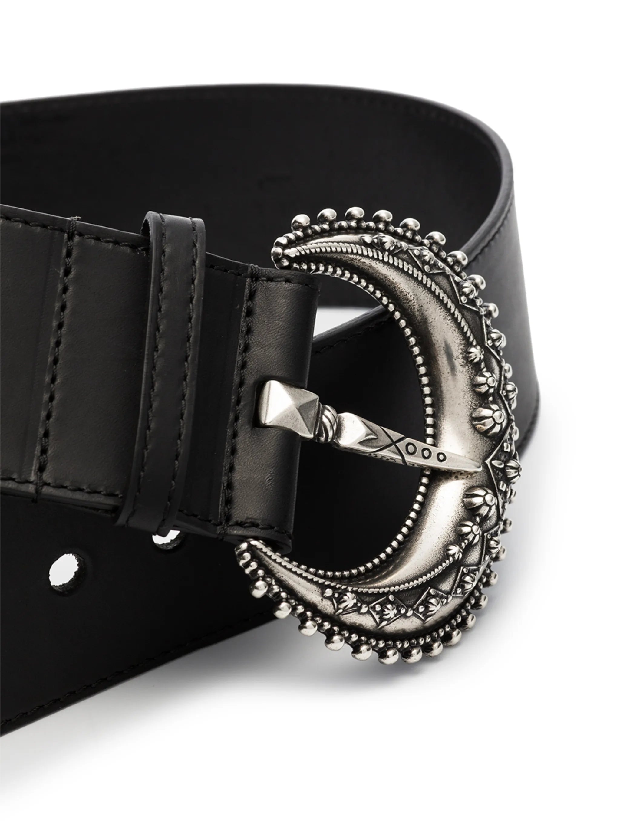 buckle fastening leather belt