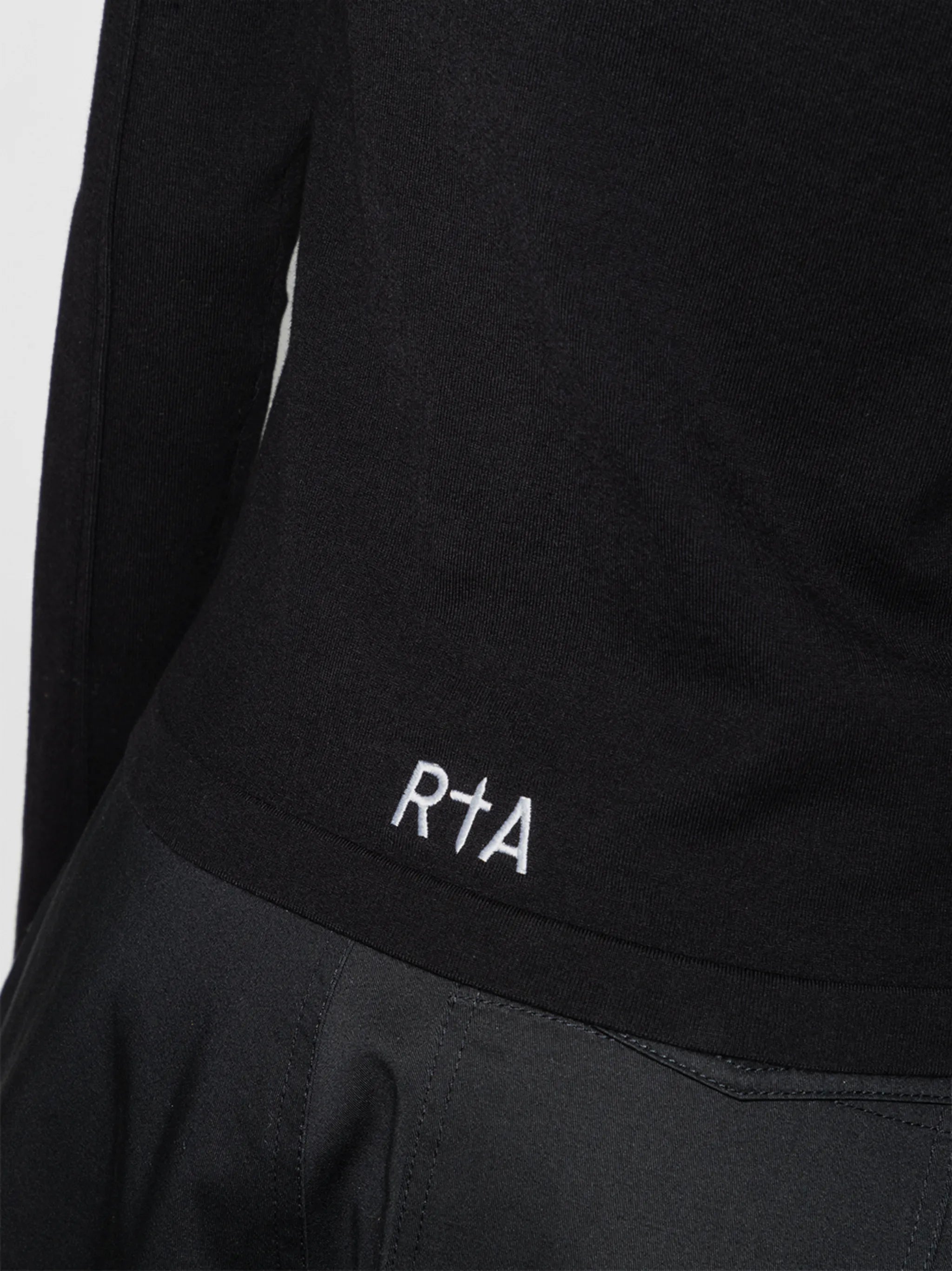 asymmetric-neck long-sleeve T-shirt