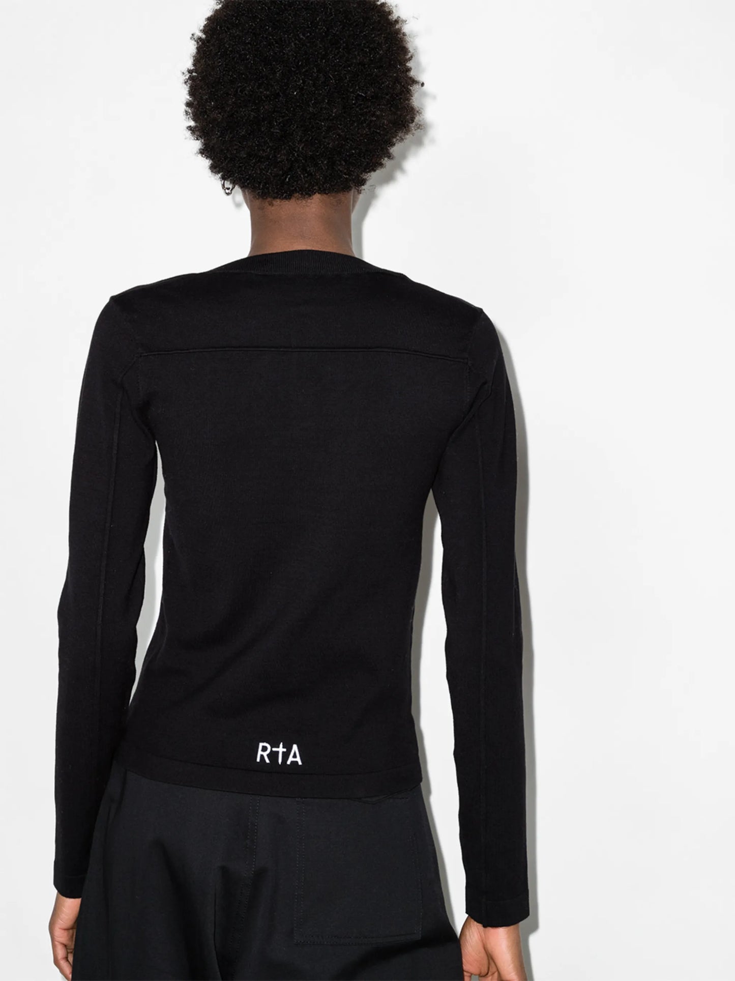 asymmetric-neck long-sleeve T-shirt