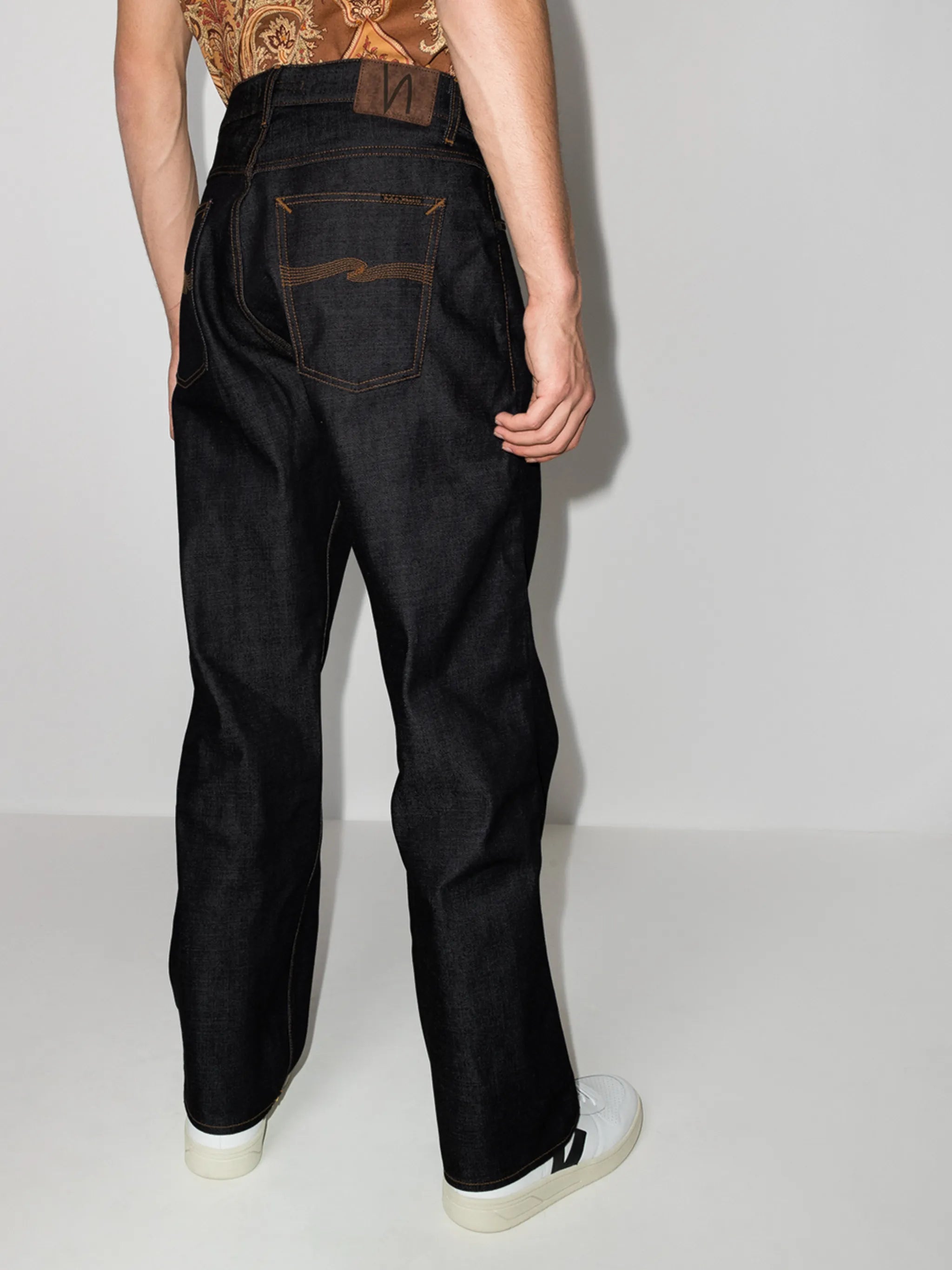high-rise loose-fit jeans
