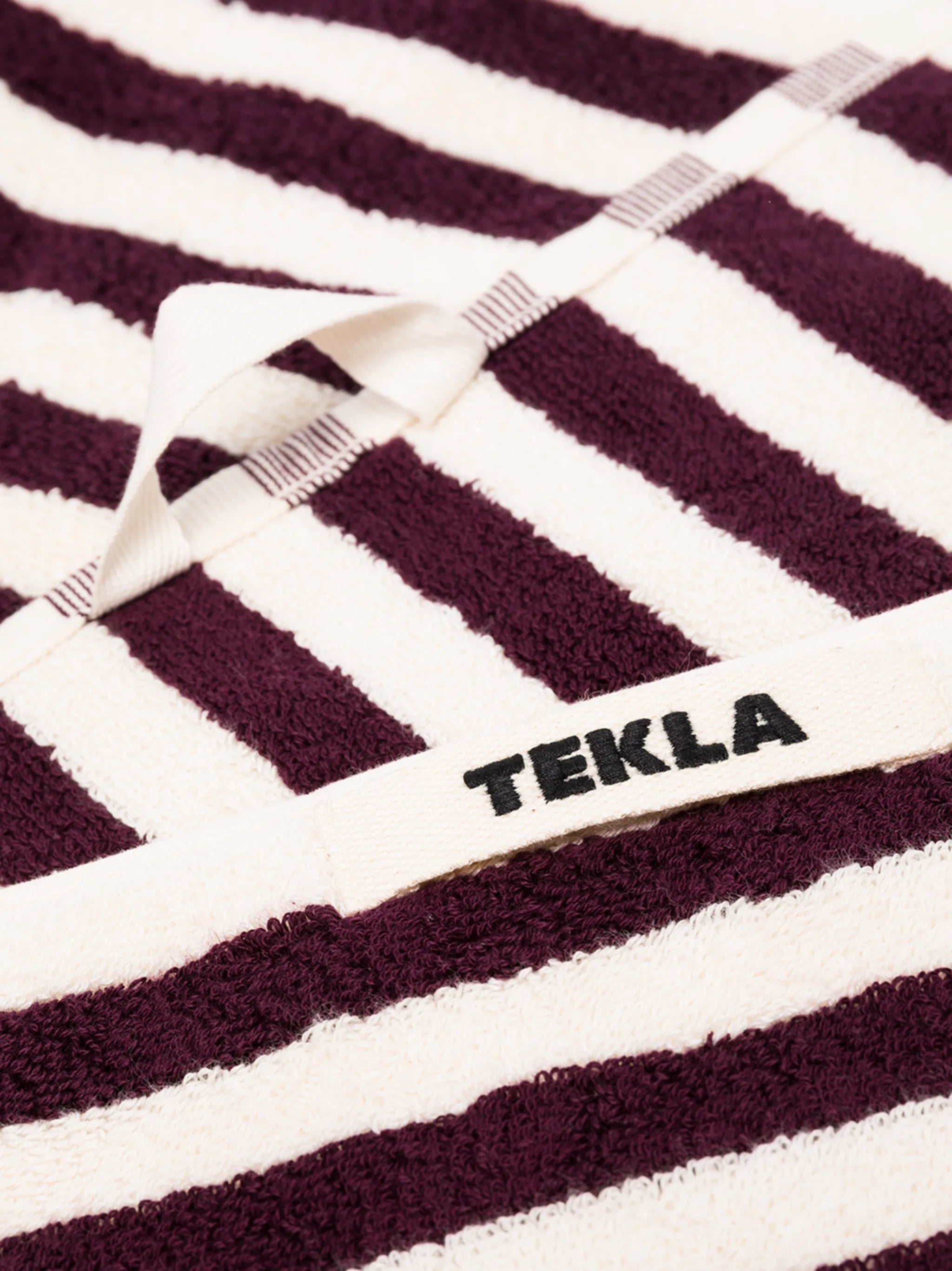 stripe-pattern towel set