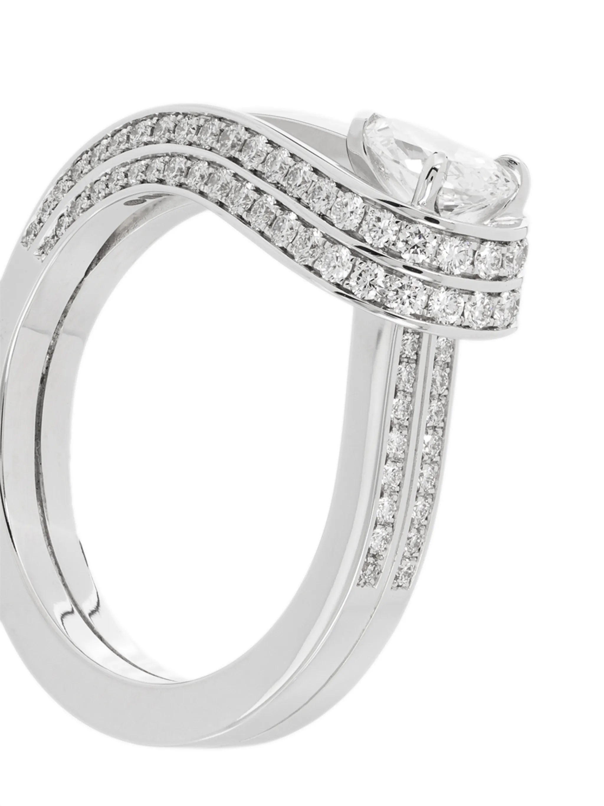 18K white gold Serti Inversé diamond ring