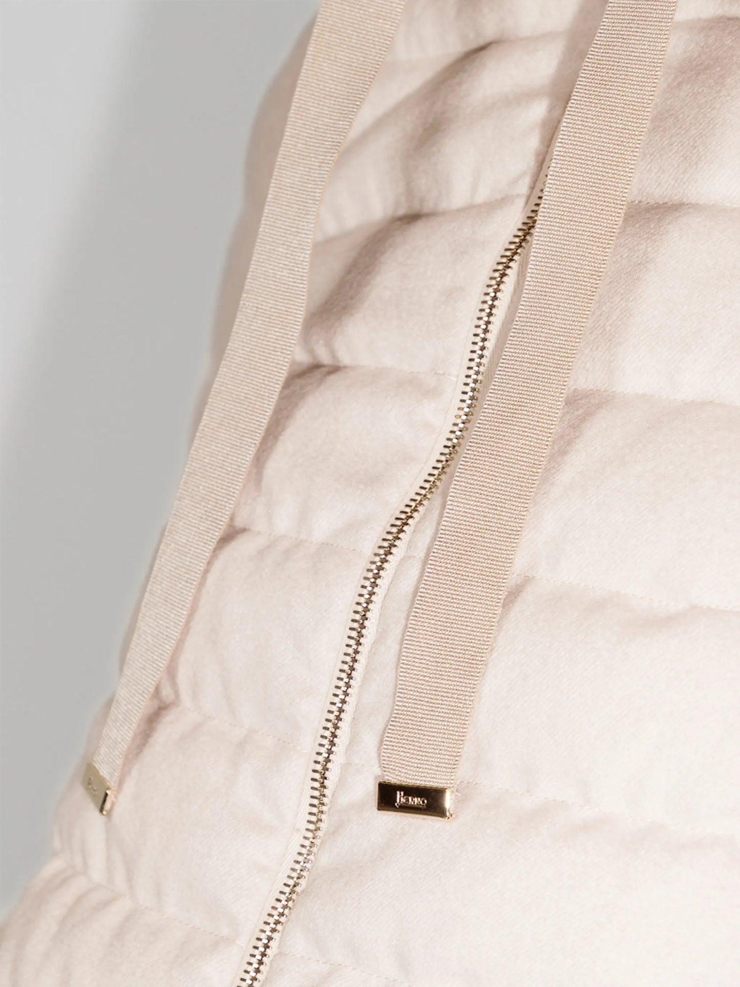 zip-up puffer jacket