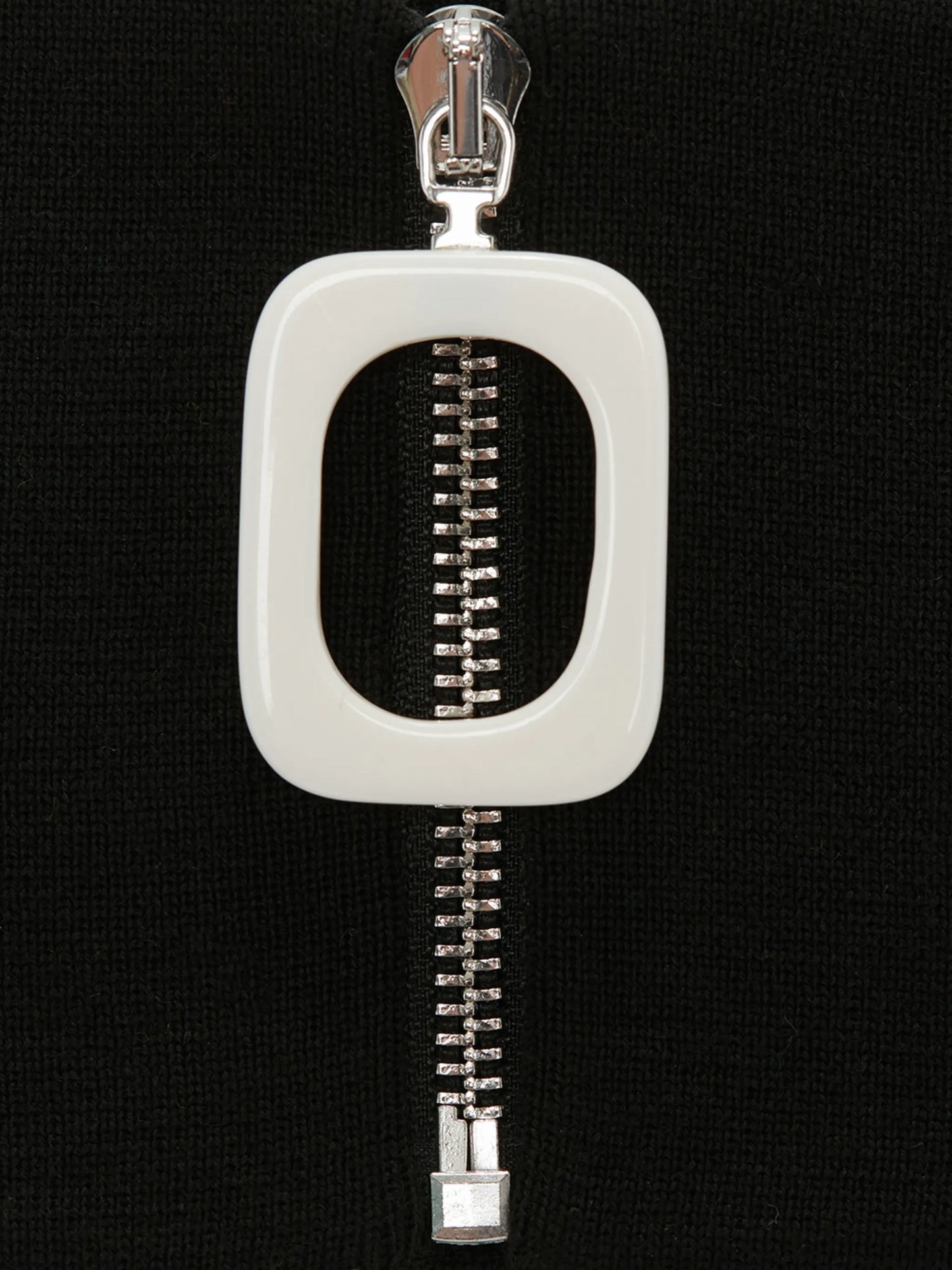 JWA zip-up neckband