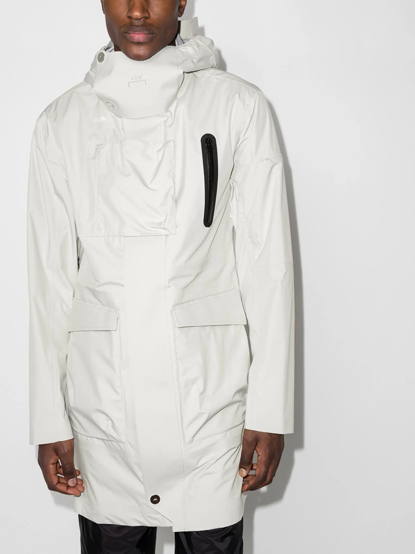 concealed-fastening hooded jacket
