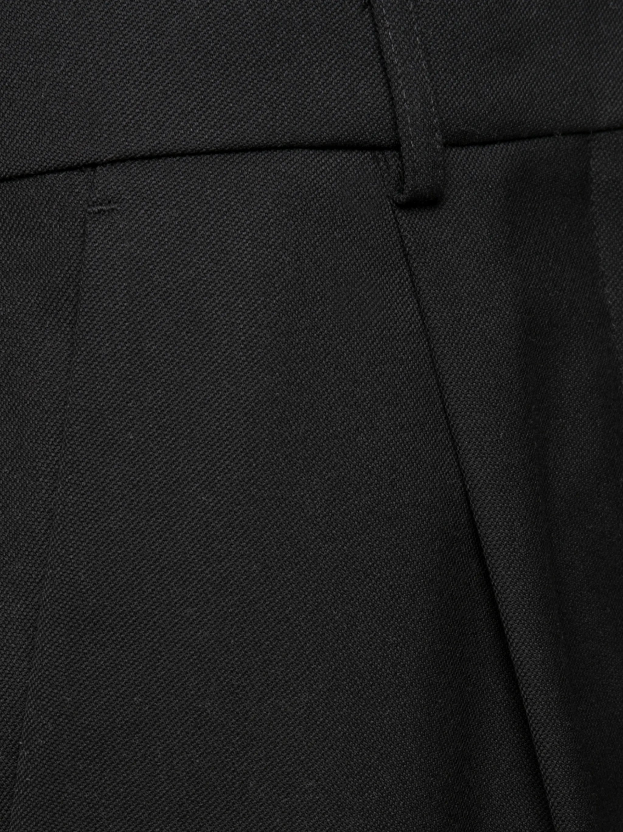 tailored knee-length shorts