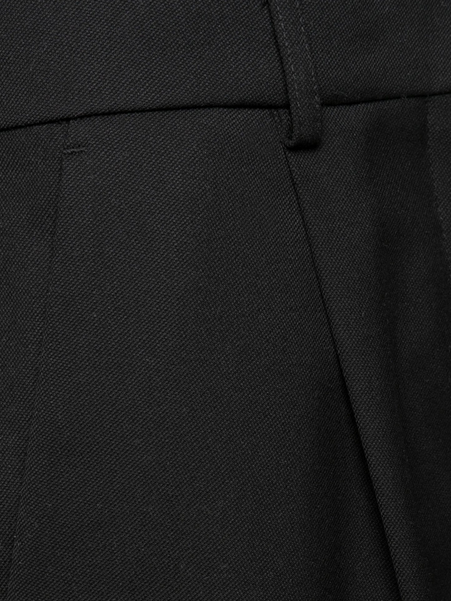tailored knee-length shorts