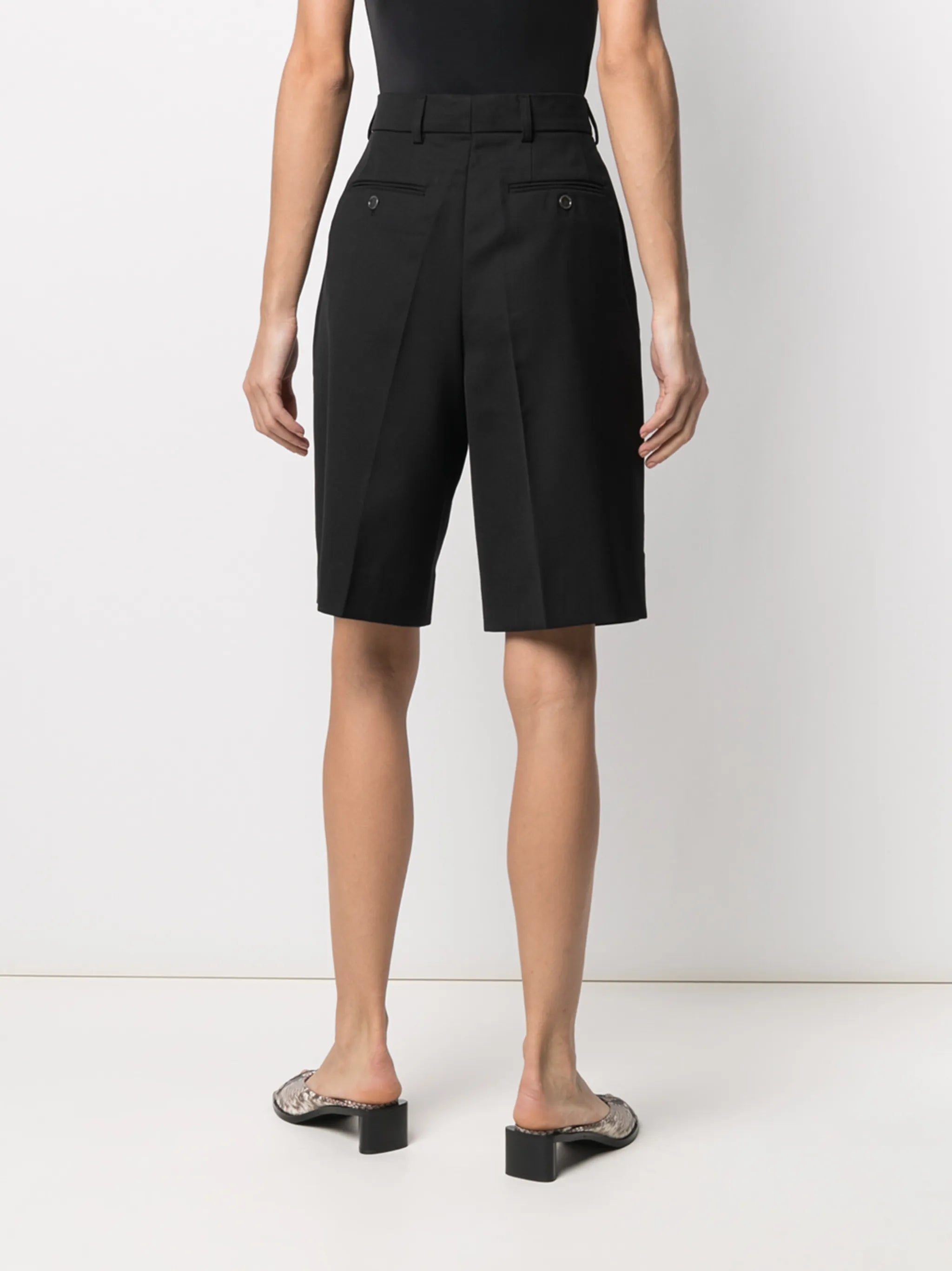 tailored knee-length shorts