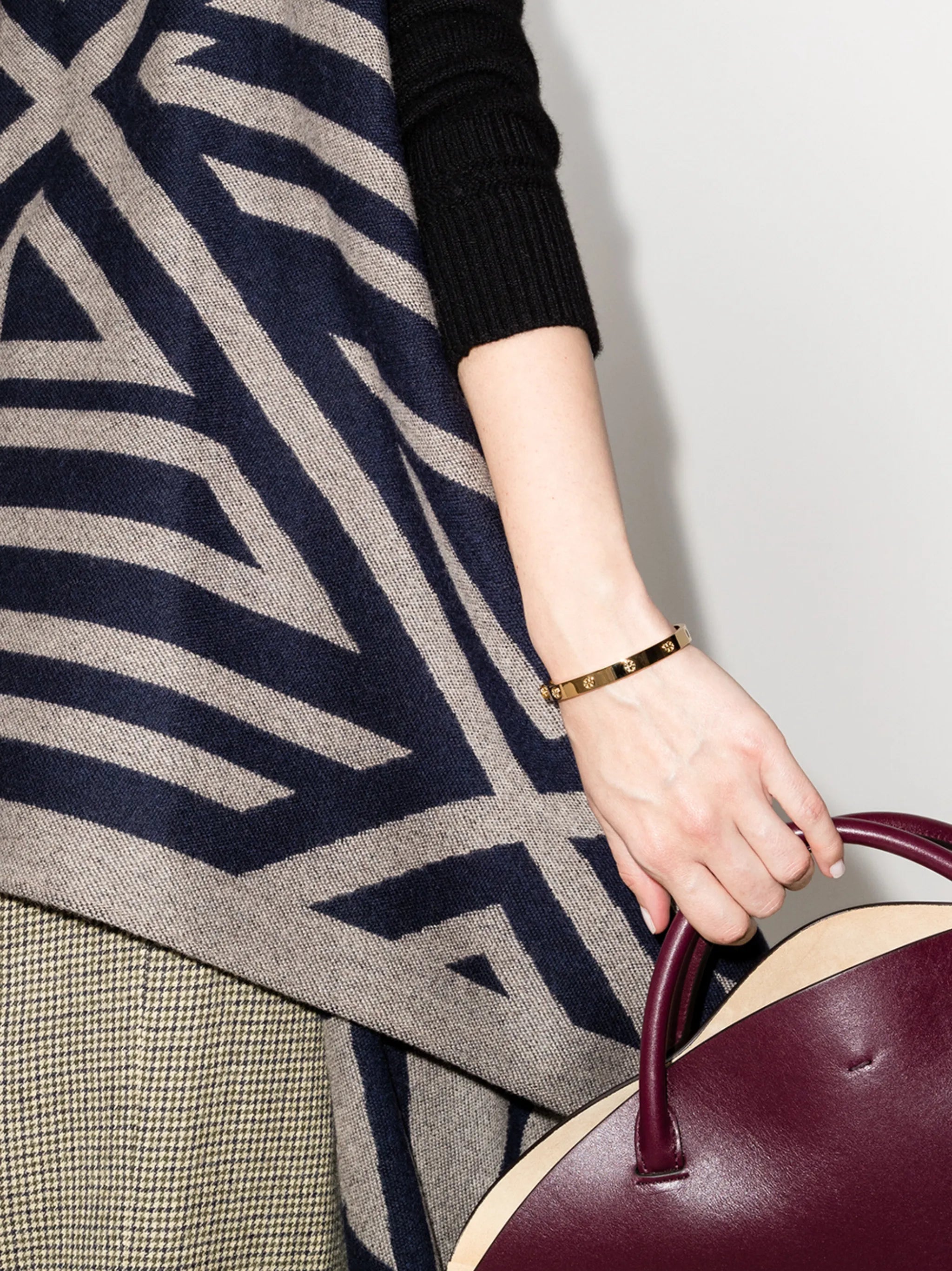 hinge stud bangle