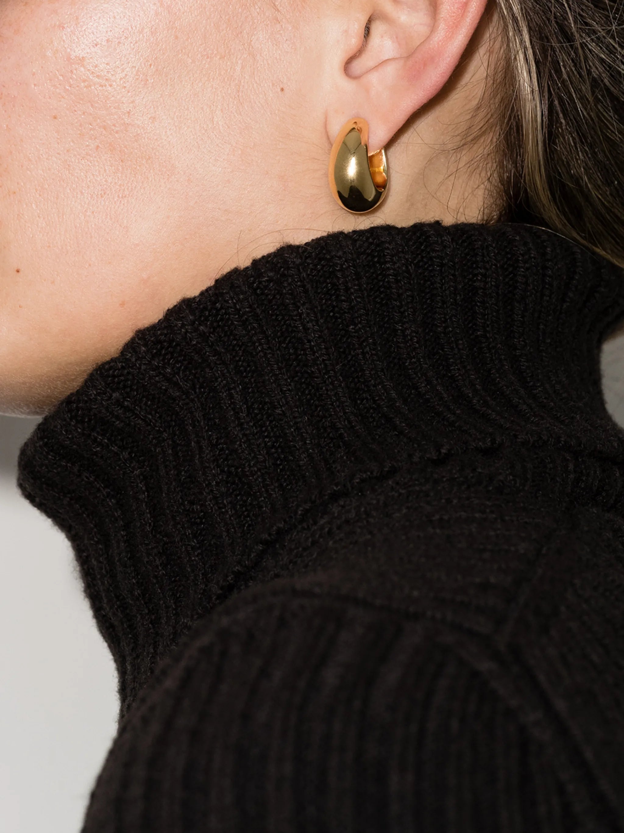 Ice Hoops medium gold