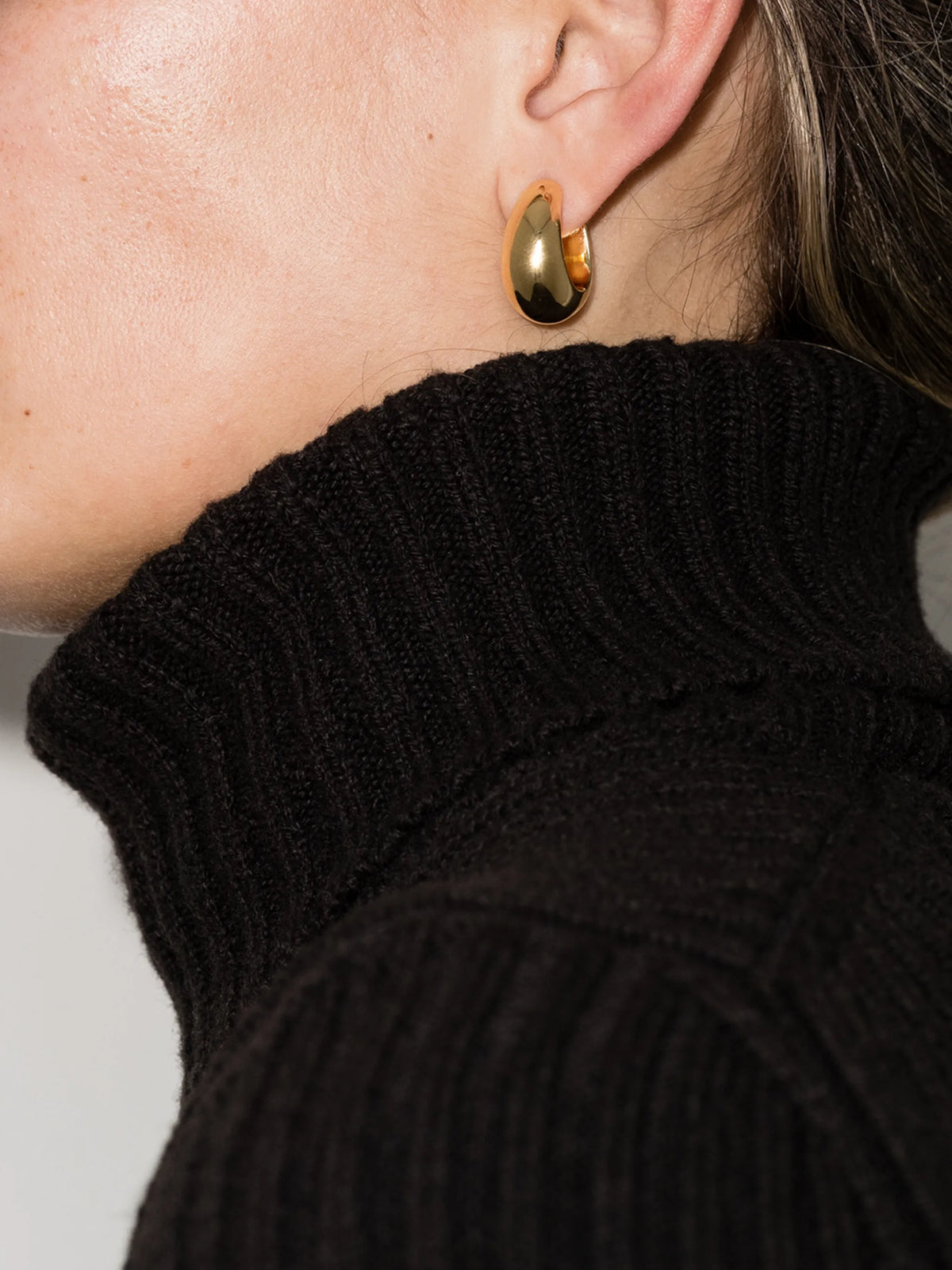 Ice Hoops medium gold