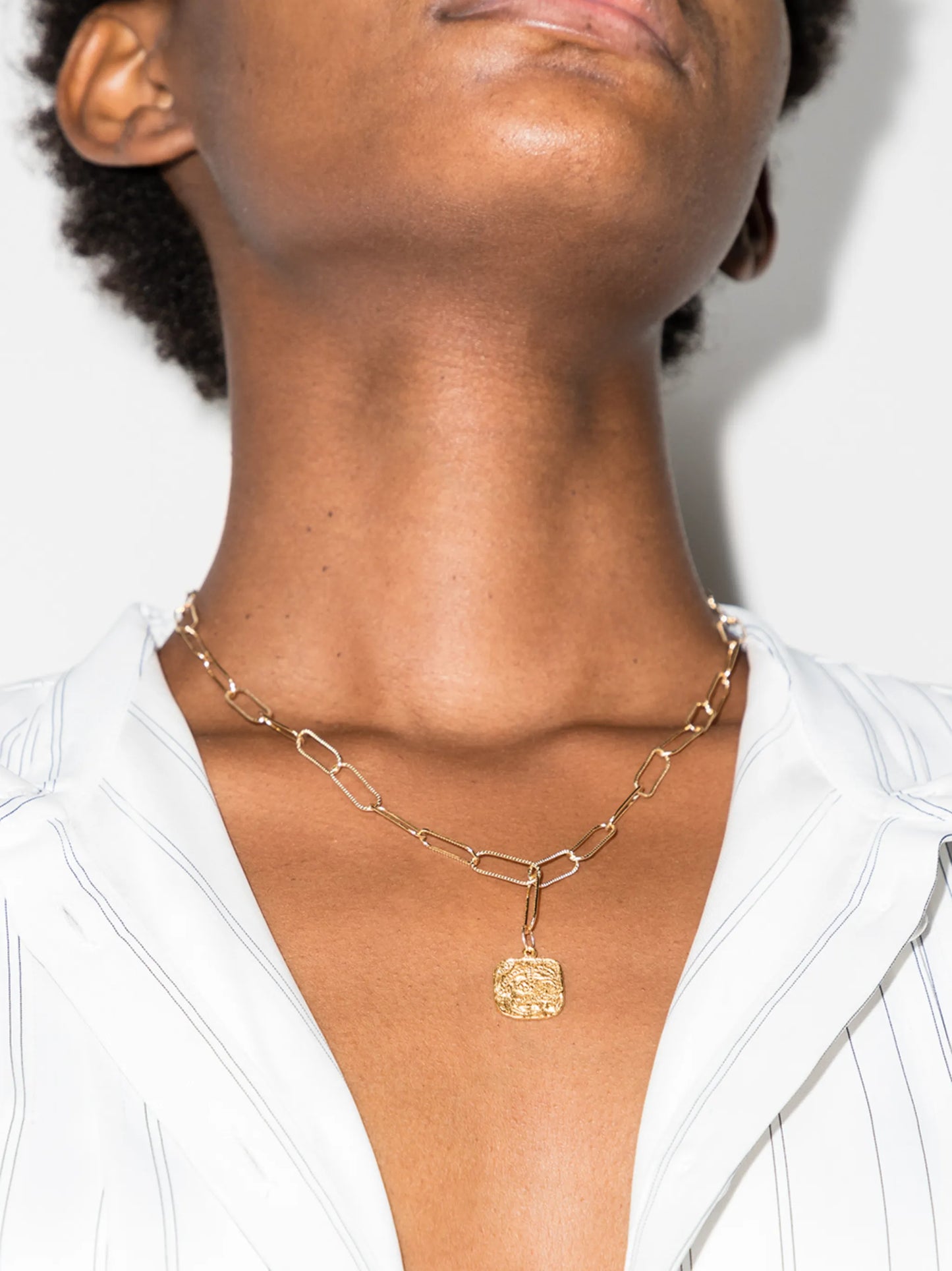 chain-link pendant necklace