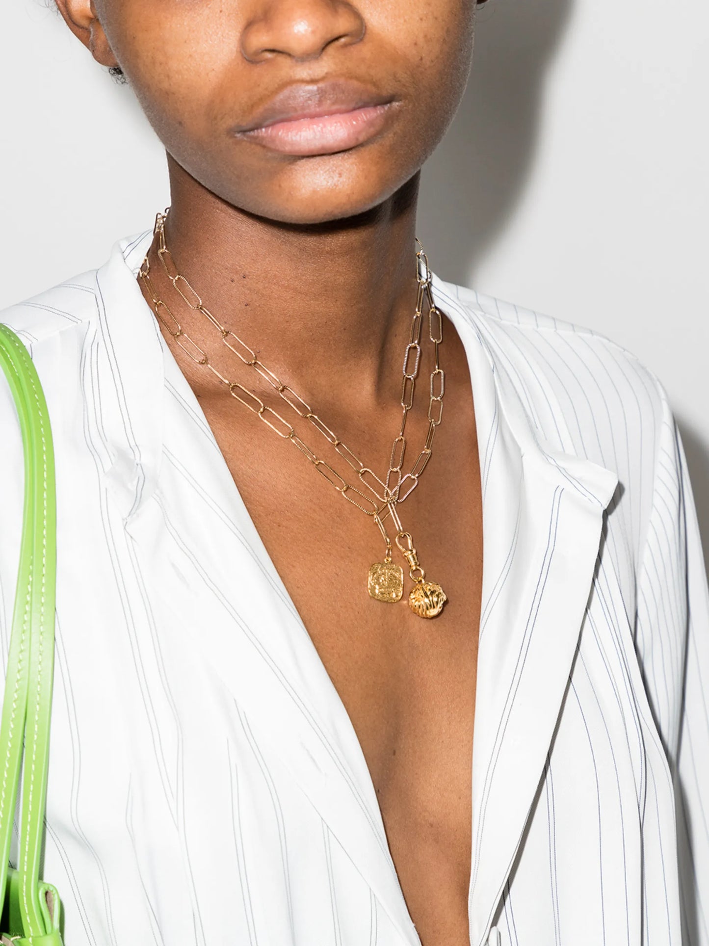 chain-link pendant necklace