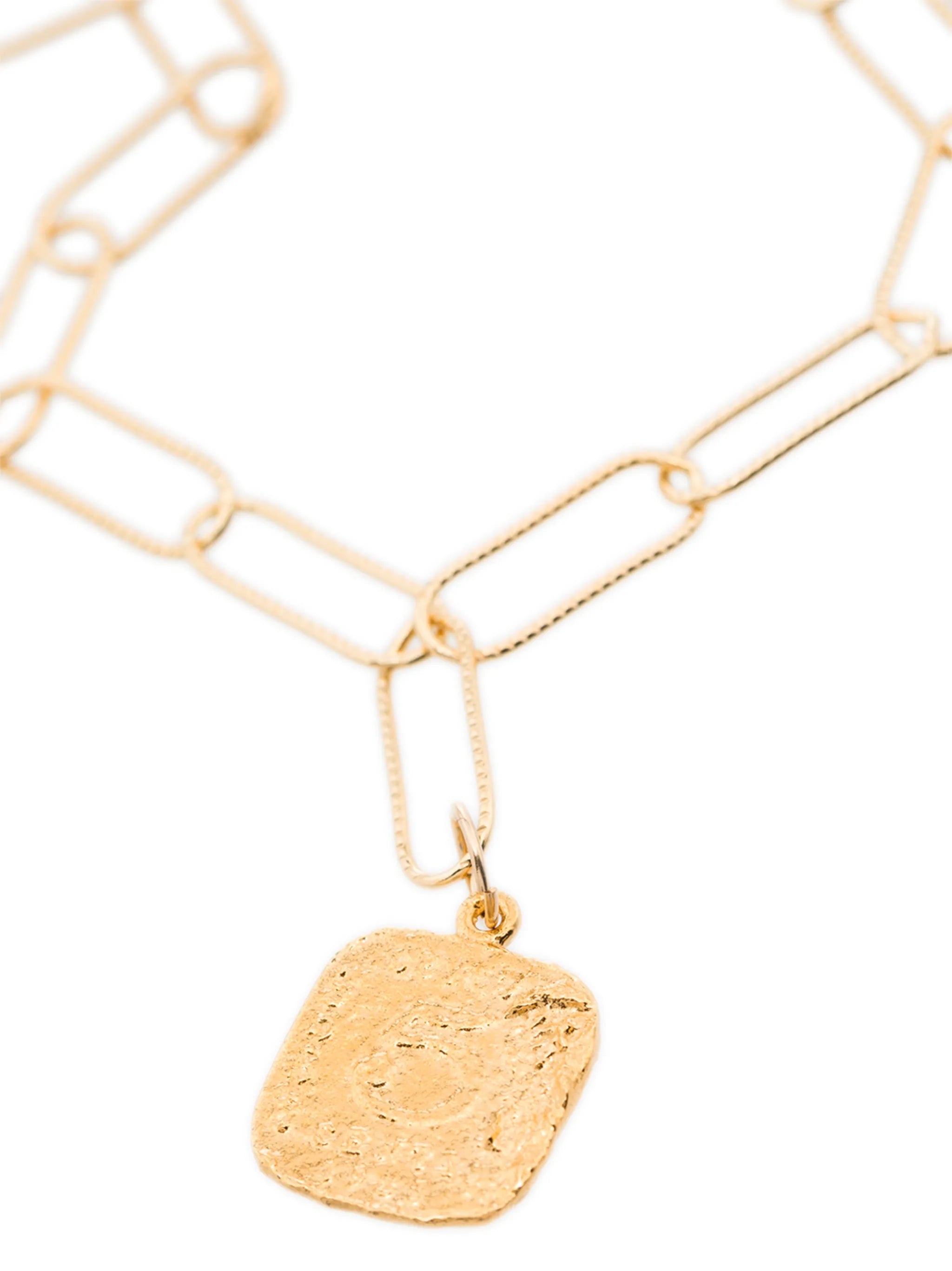 chain-link pendant necklace