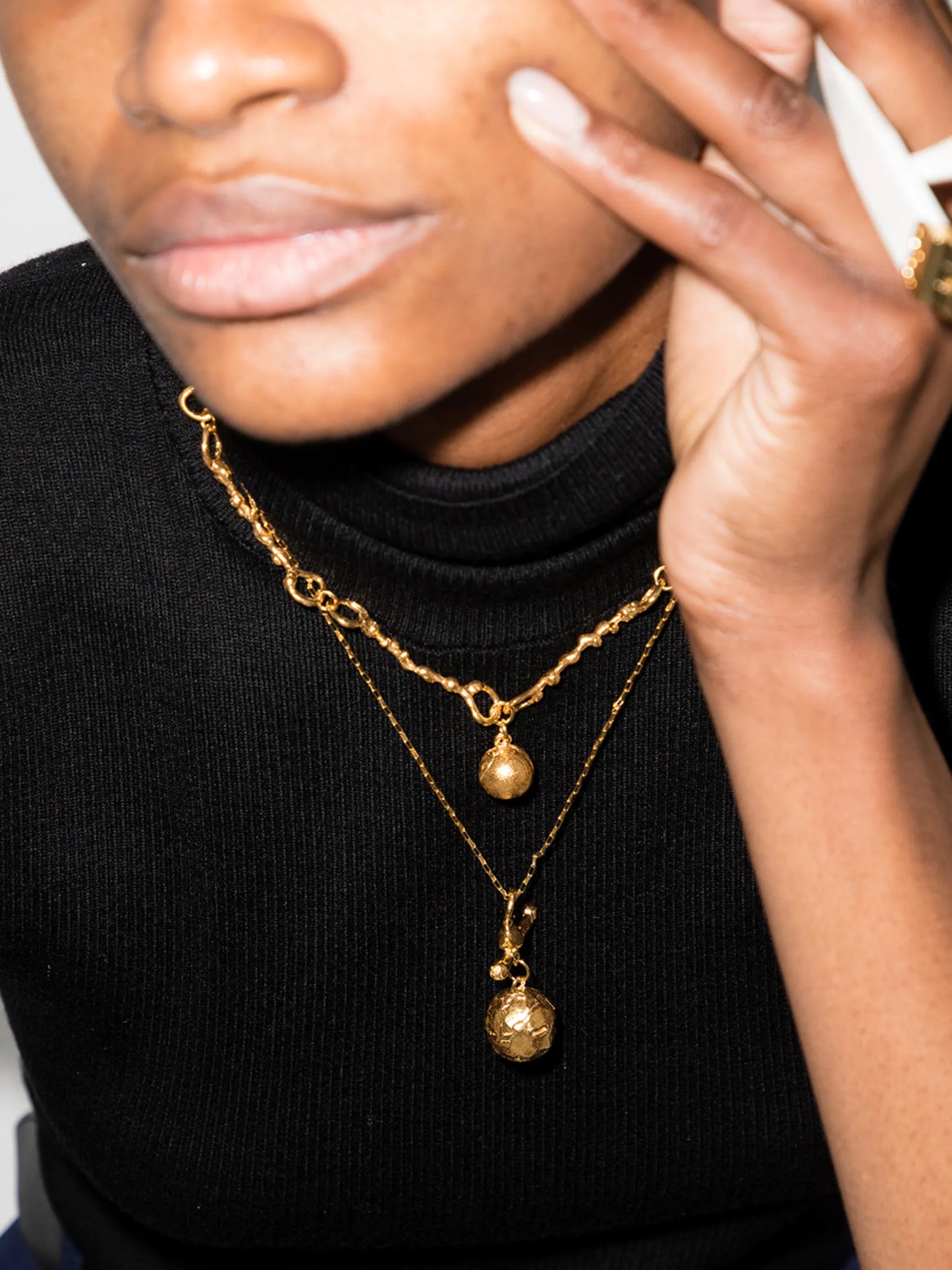 circular pendant necklace