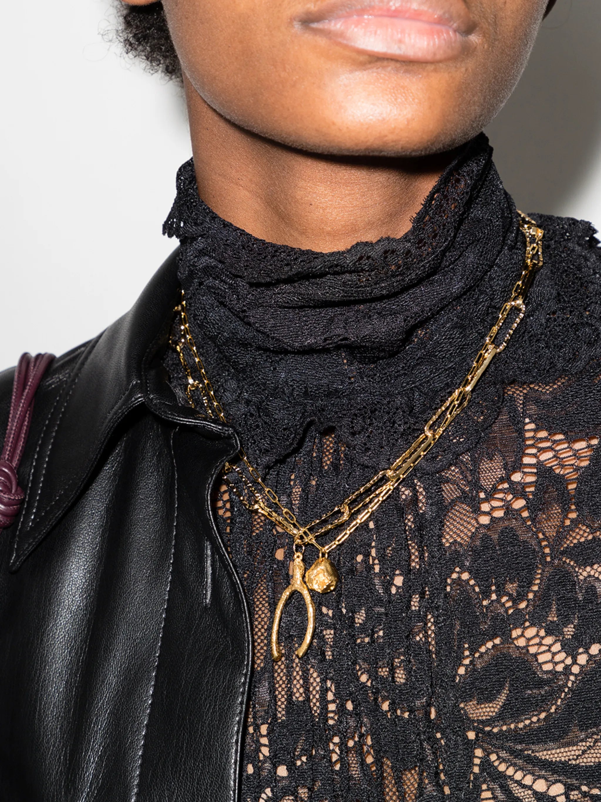 The Crescendo pendant necklace