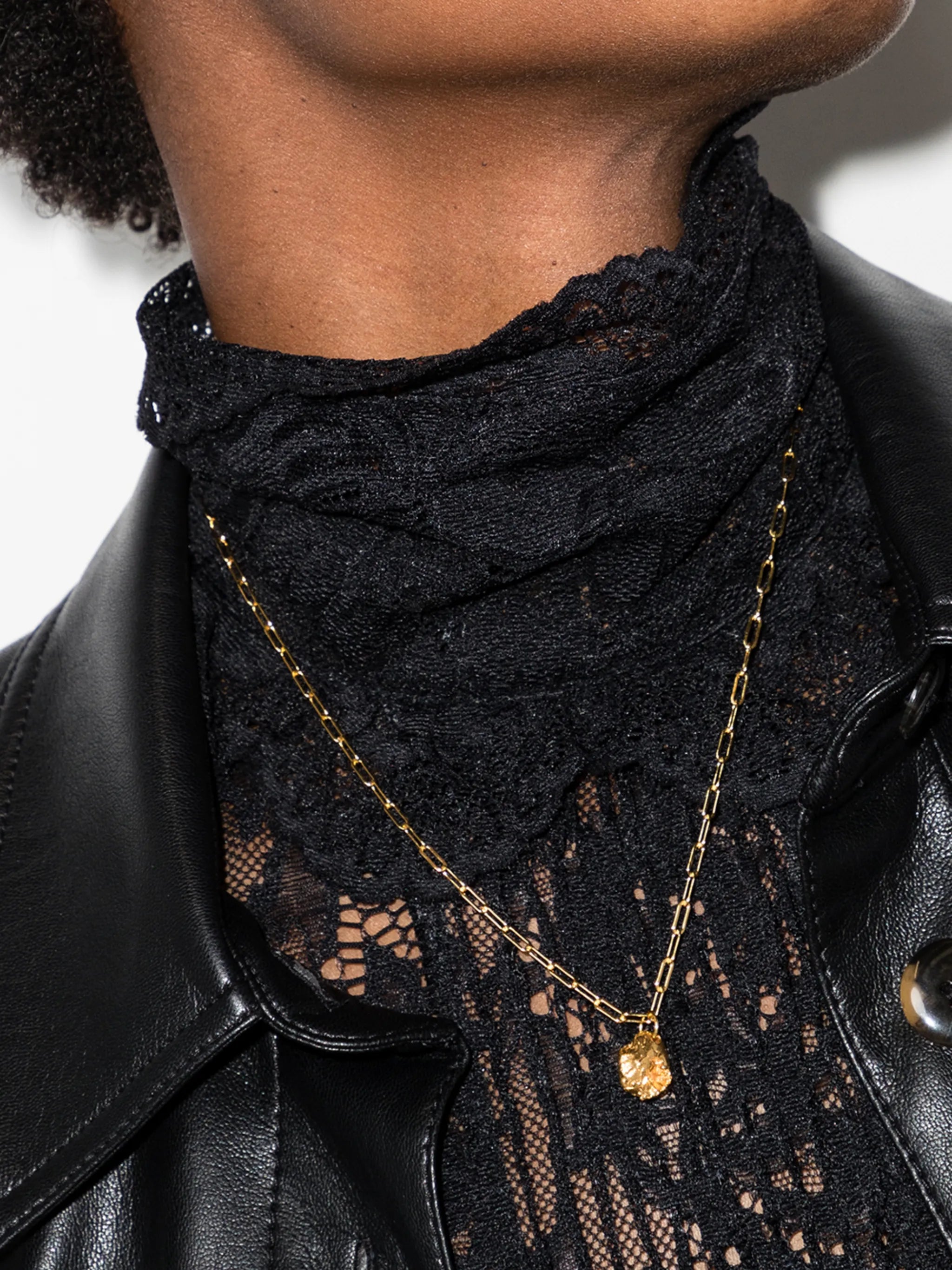 The Crescendo pendant necklace