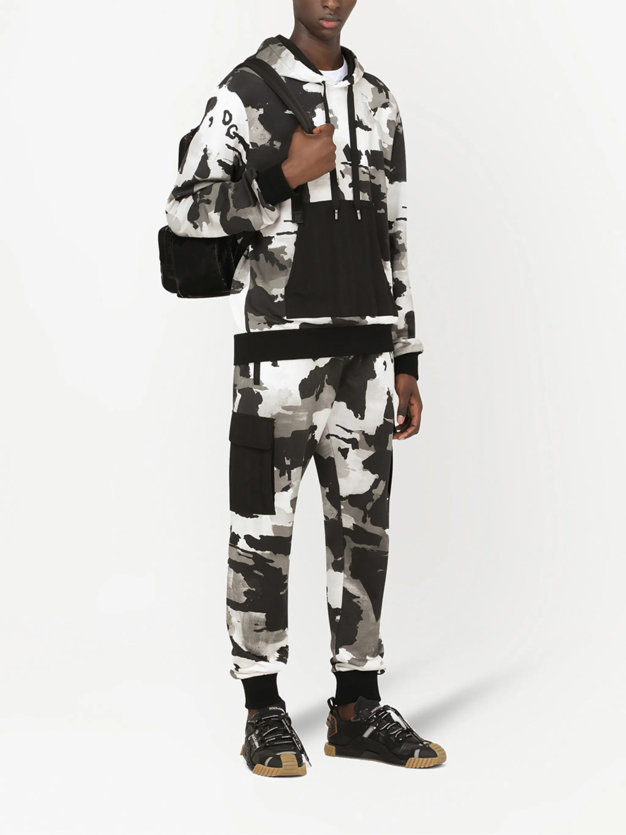 camouflage-pattern V-neck hoodie