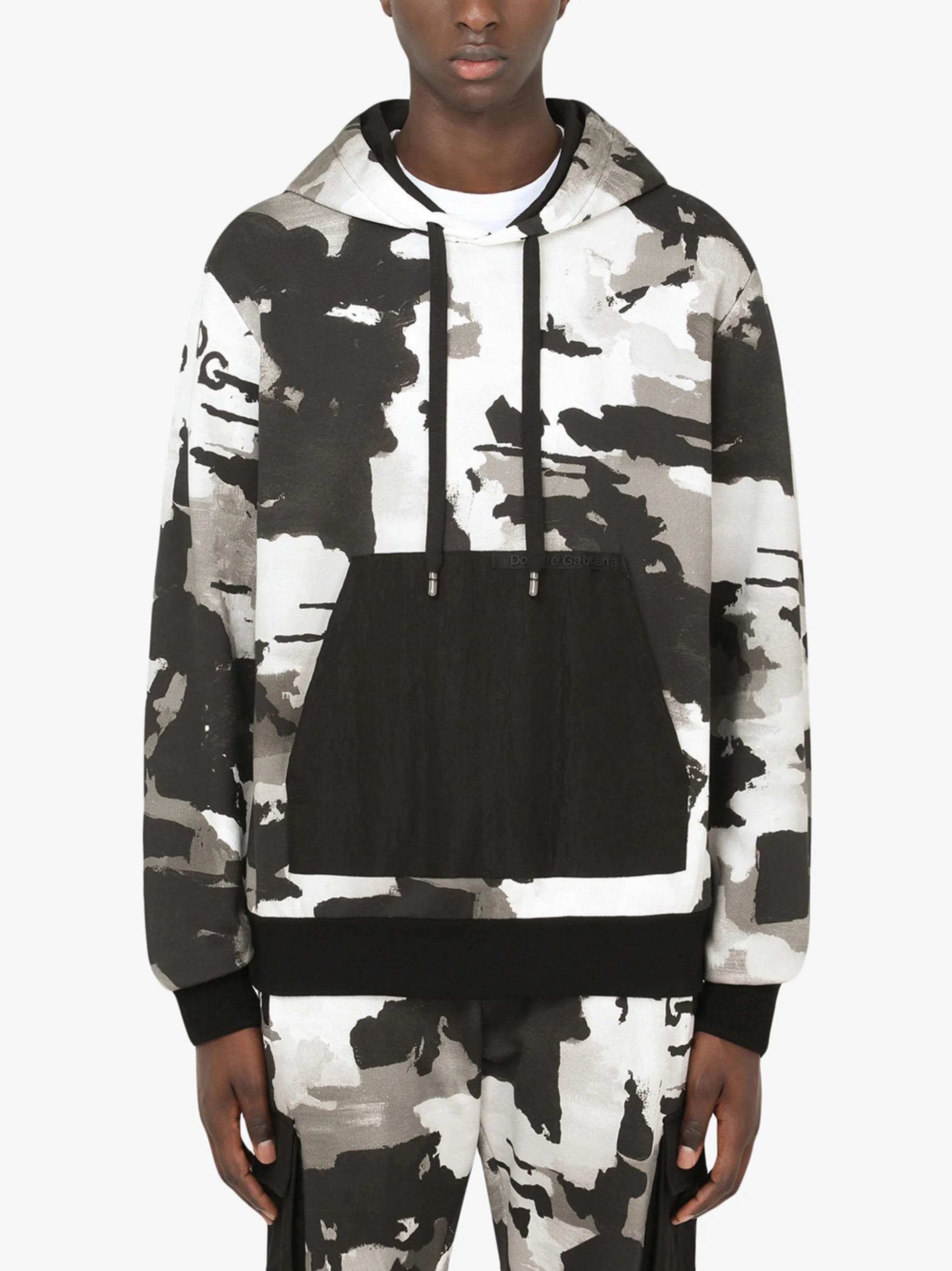 camouflage-pattern V-neck hoodie