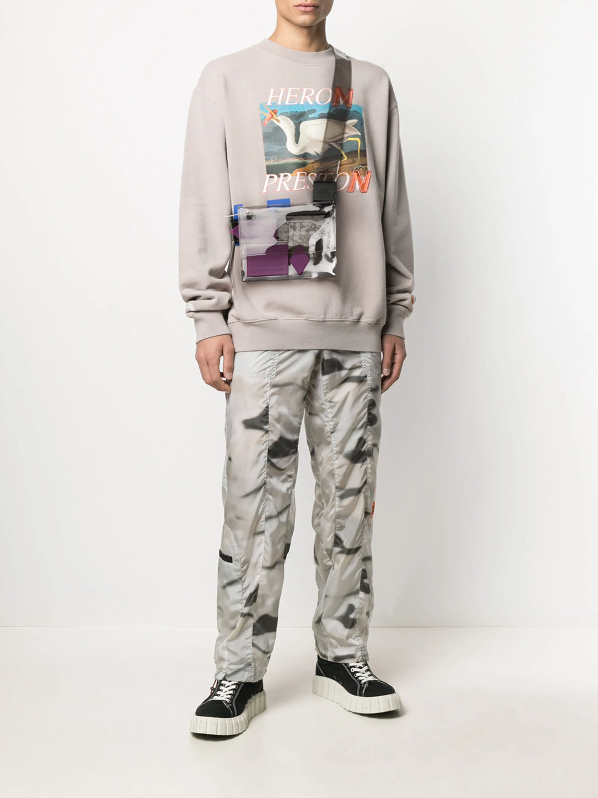 graphic-print long-sleeved sweatshirt