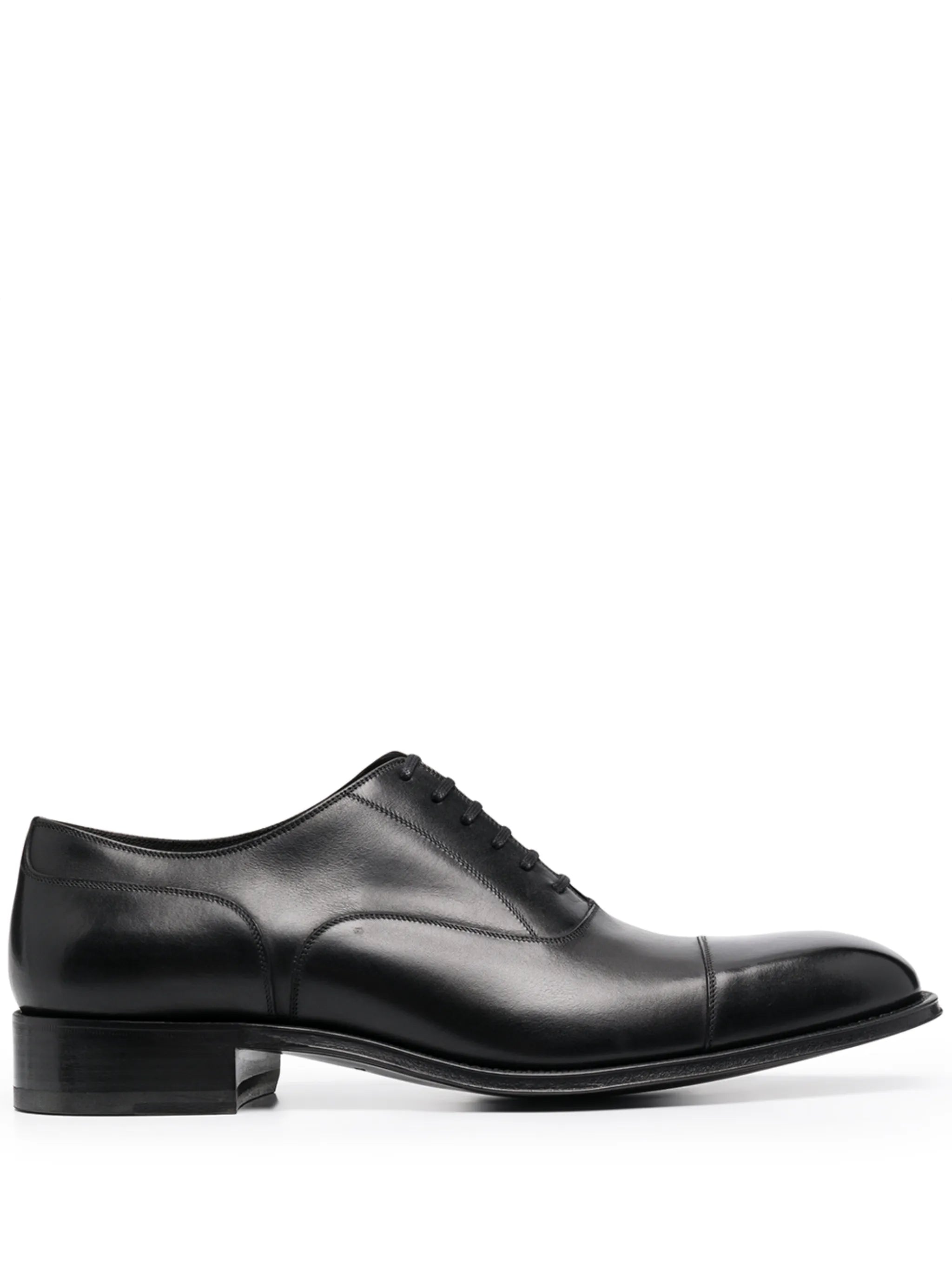 lace-up Oxford shoes