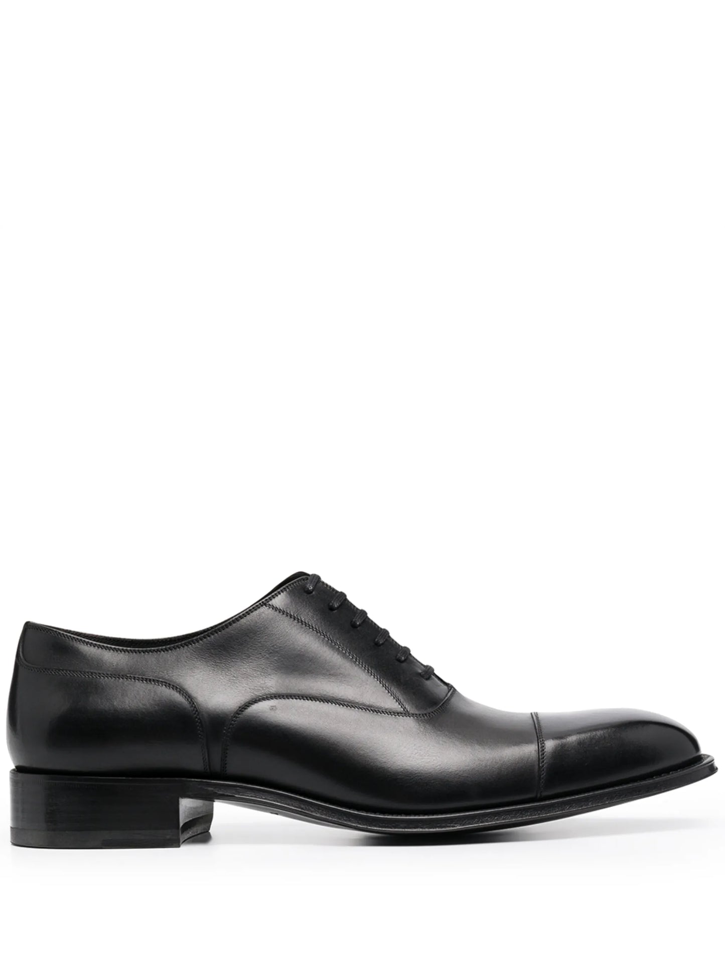 lace-up Oxford shoes
