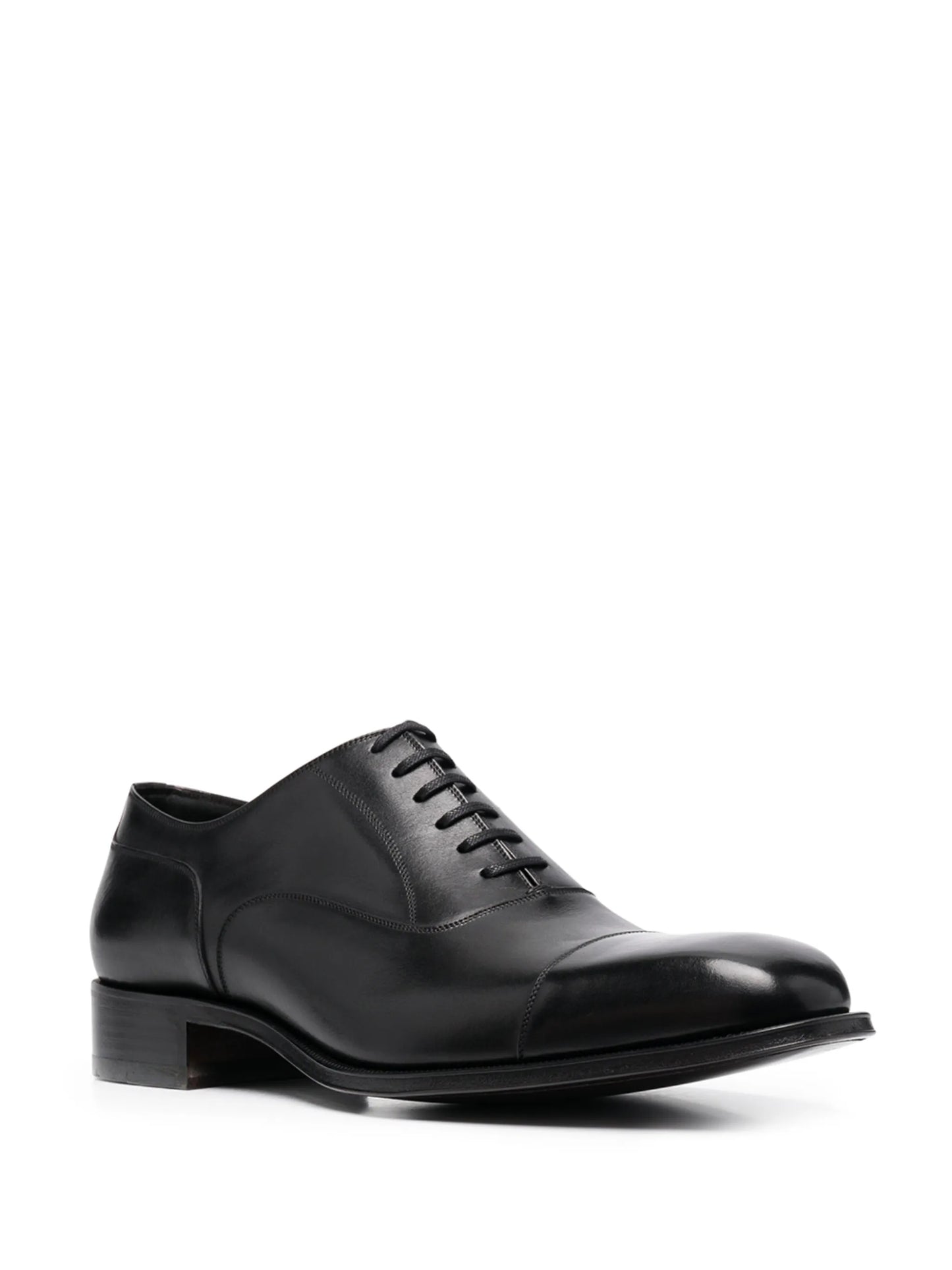 lace-up Oxford shoes