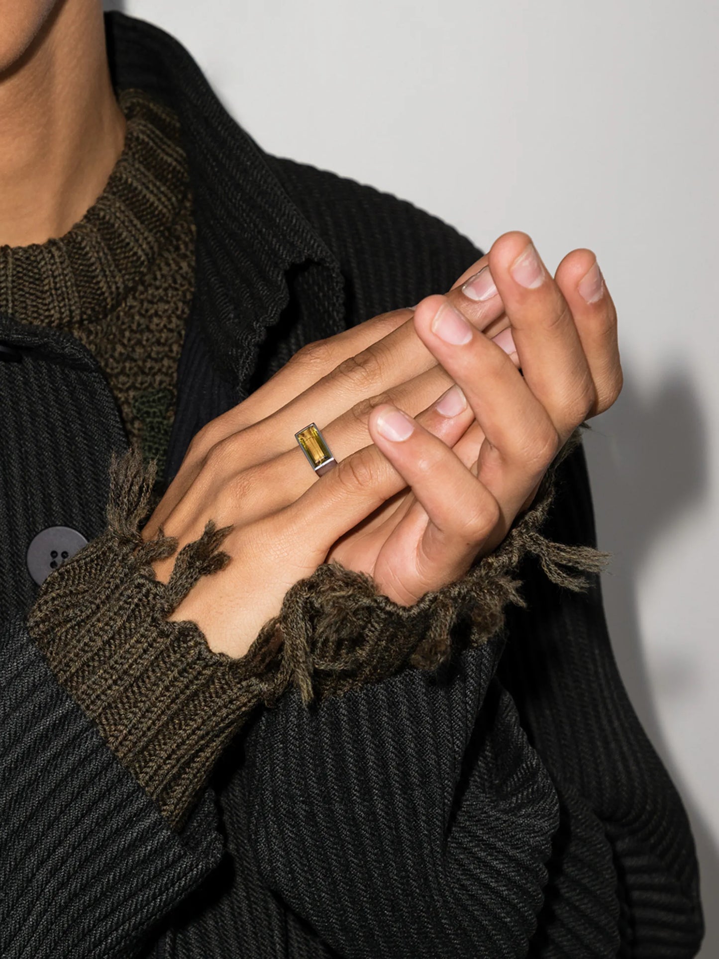 Peaky Olive quartz ring